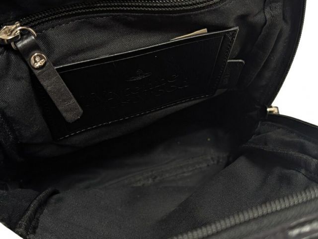 新品同様 ヴィヴィアンウエストウッド ボディバッグ バーブドワイヤー