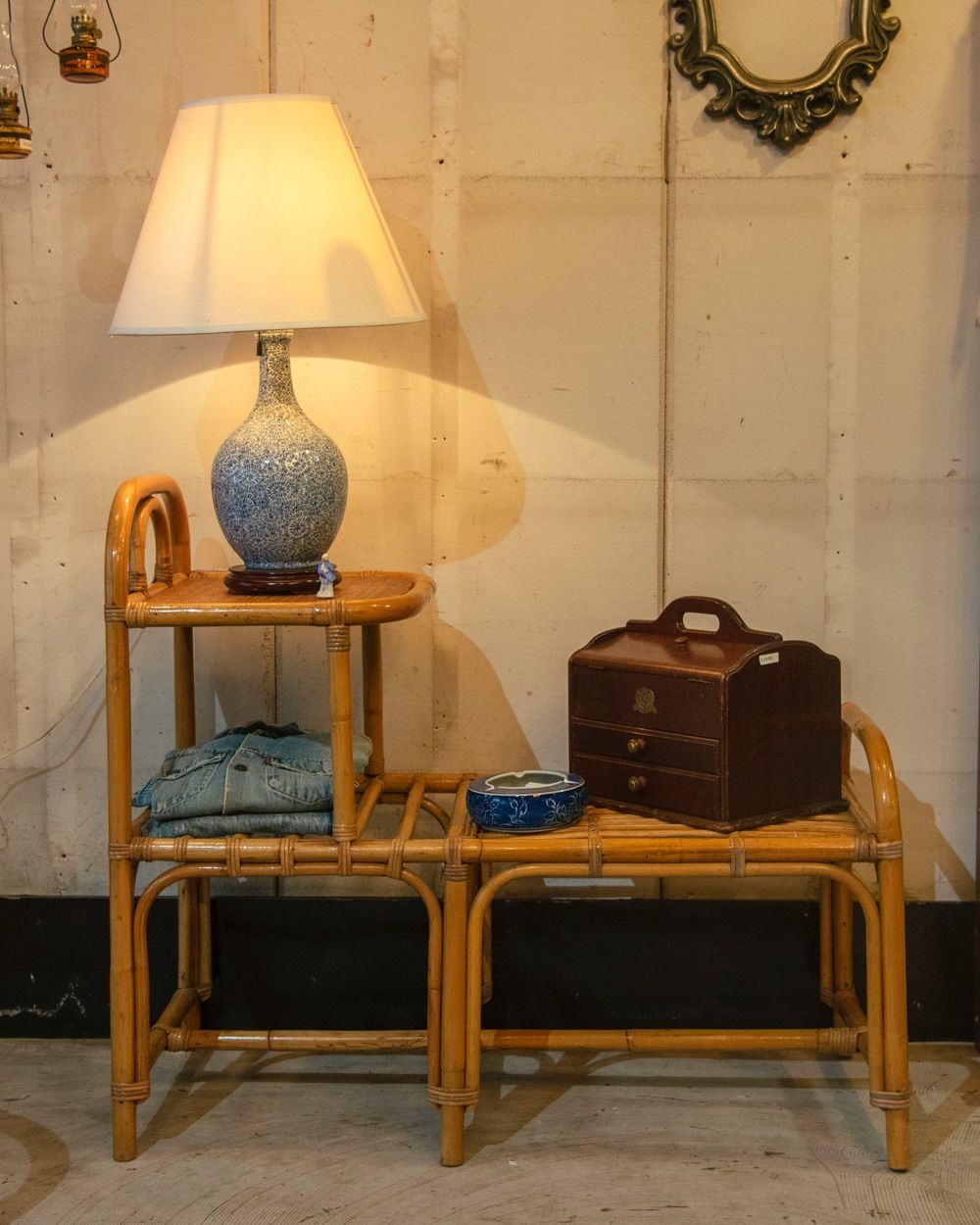 ラタン テレフォンベンチ ディスプレイラック - メルカリ