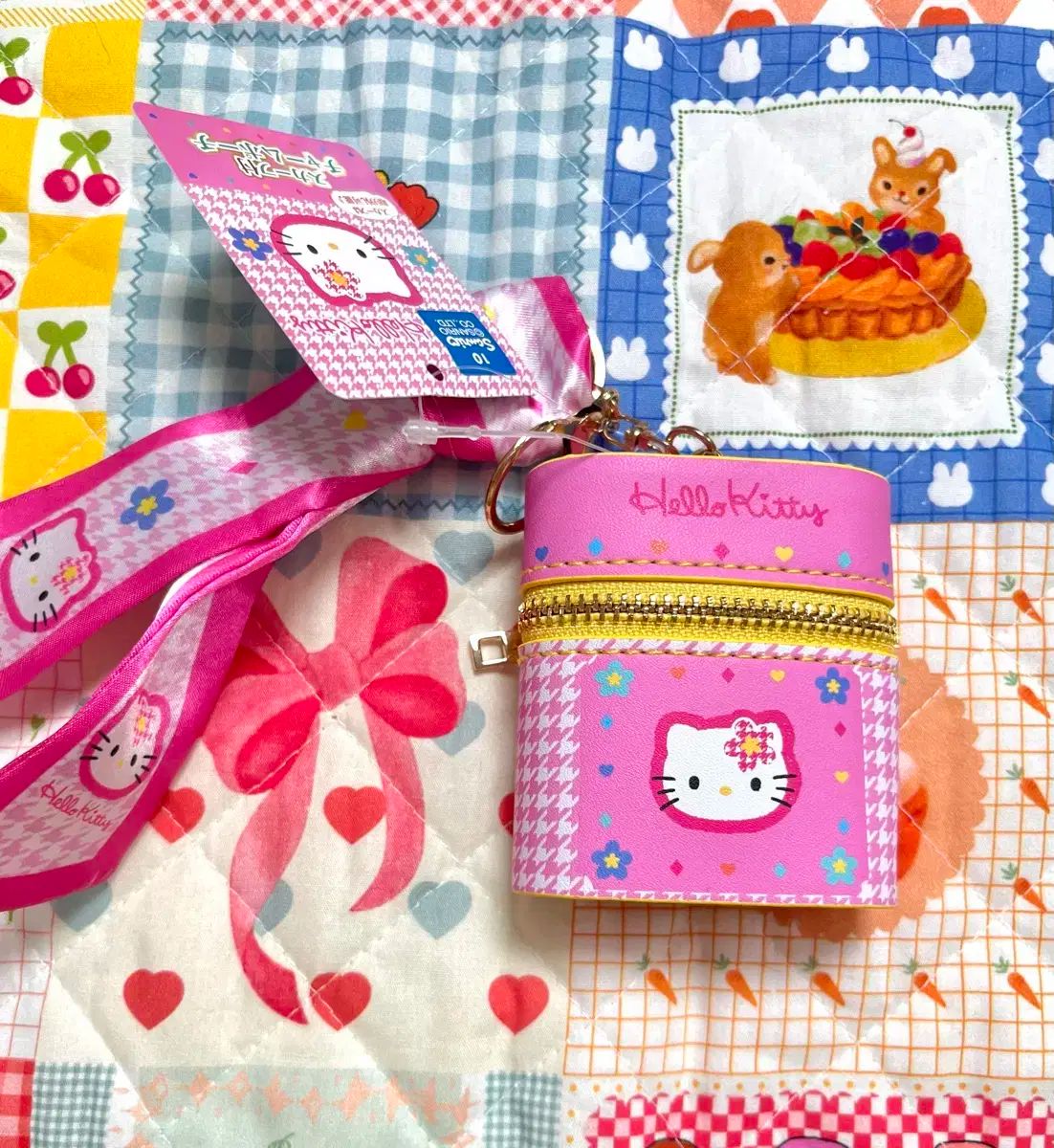 ハローキティ カオハナ スカーフ ケース キーホルダー - メルカリ