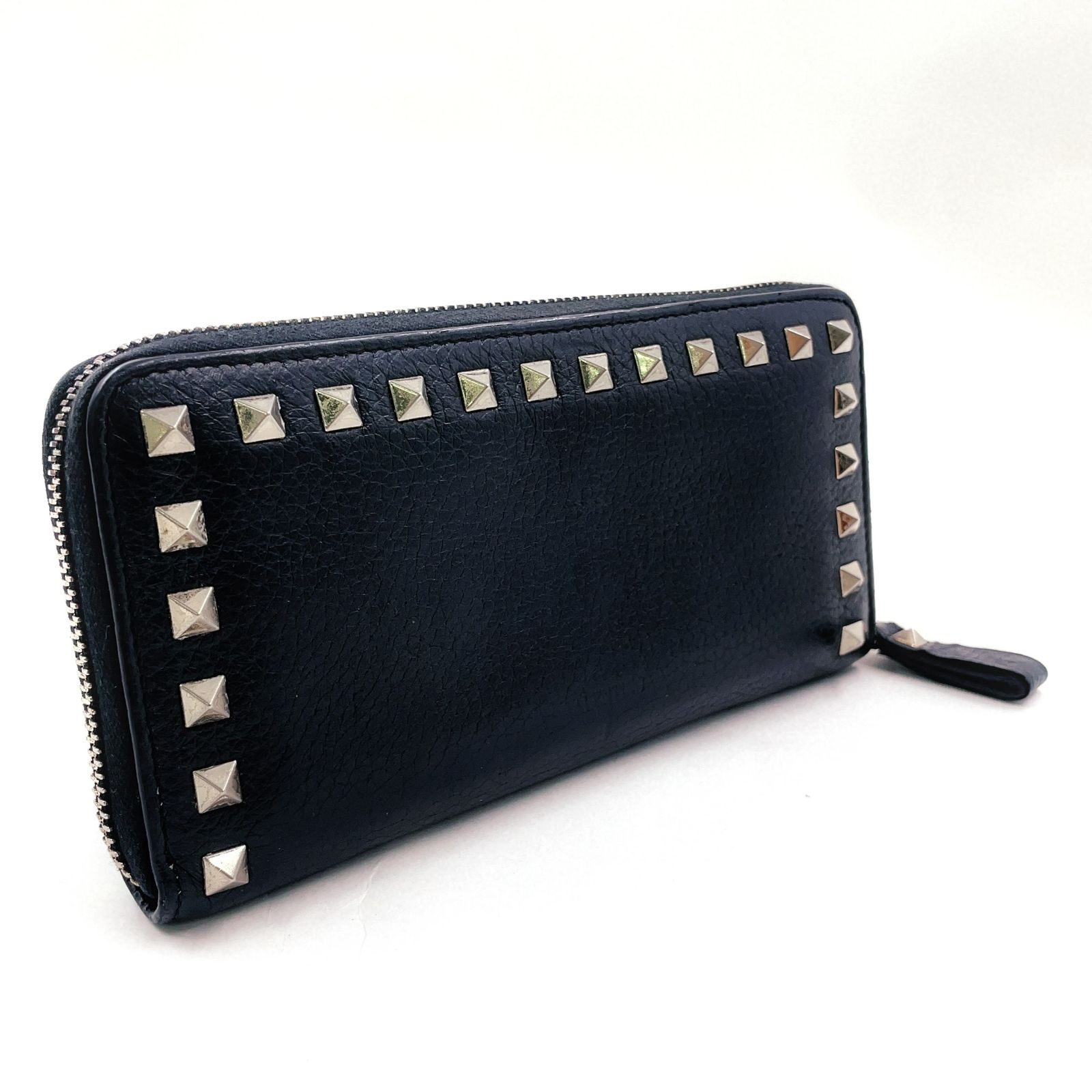 VALENTINO ロックスタッズ レザー ブラック 長財布 シルバー - メルカリ