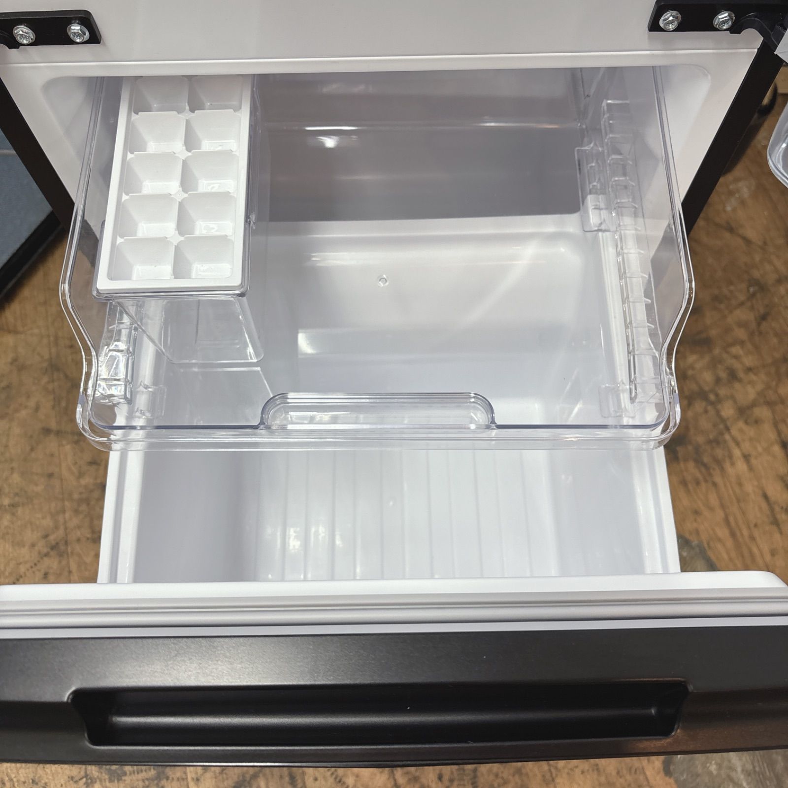 I305 🌈 2023年製の高年式♪ SHARP 冷蔵庫 (152L) ⭐ 動作確認済