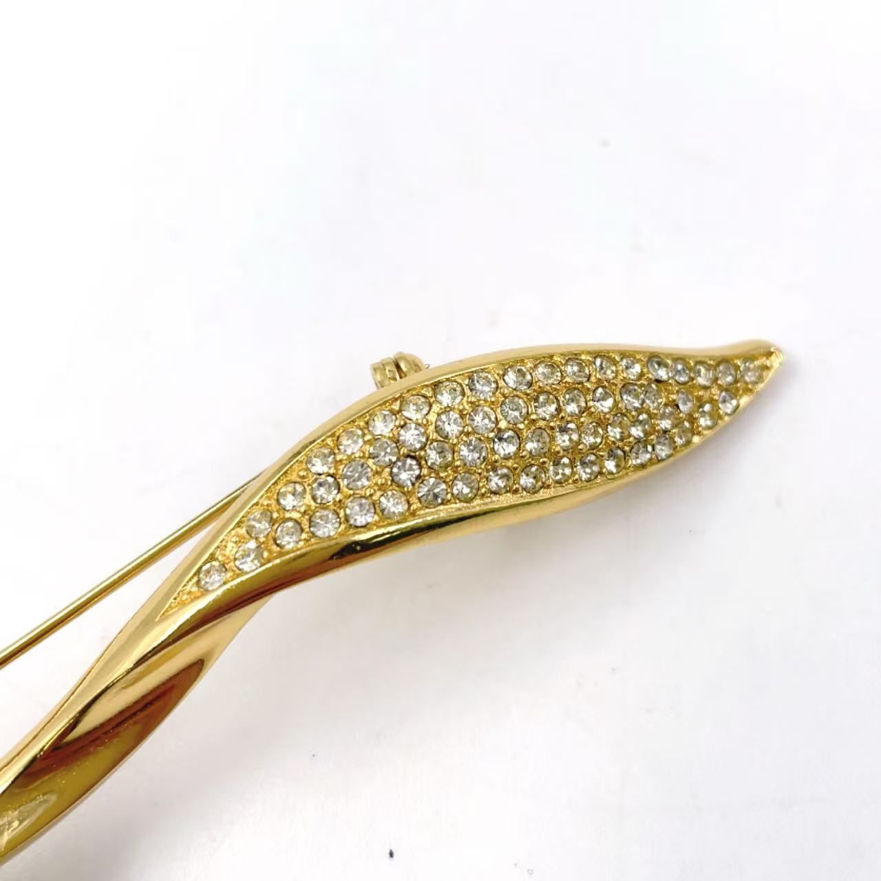 Christian Dior 葉モチーフ ブローチ GP×ラインストーン ゴールド