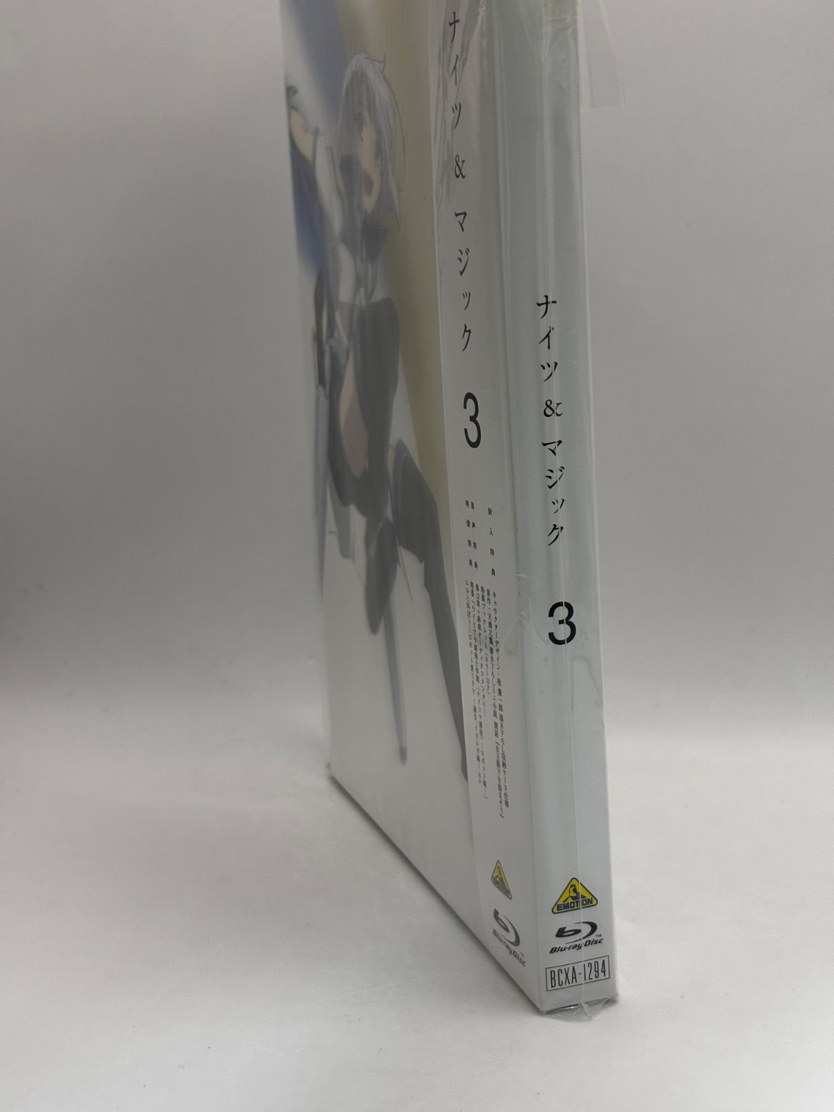 ナイツ&マジック Blu-ray 全３巻セット 全て未開封品 ナイツ&マジック Blu-ray 全3巻セット 全て未開封品 Amazon.co.jp: