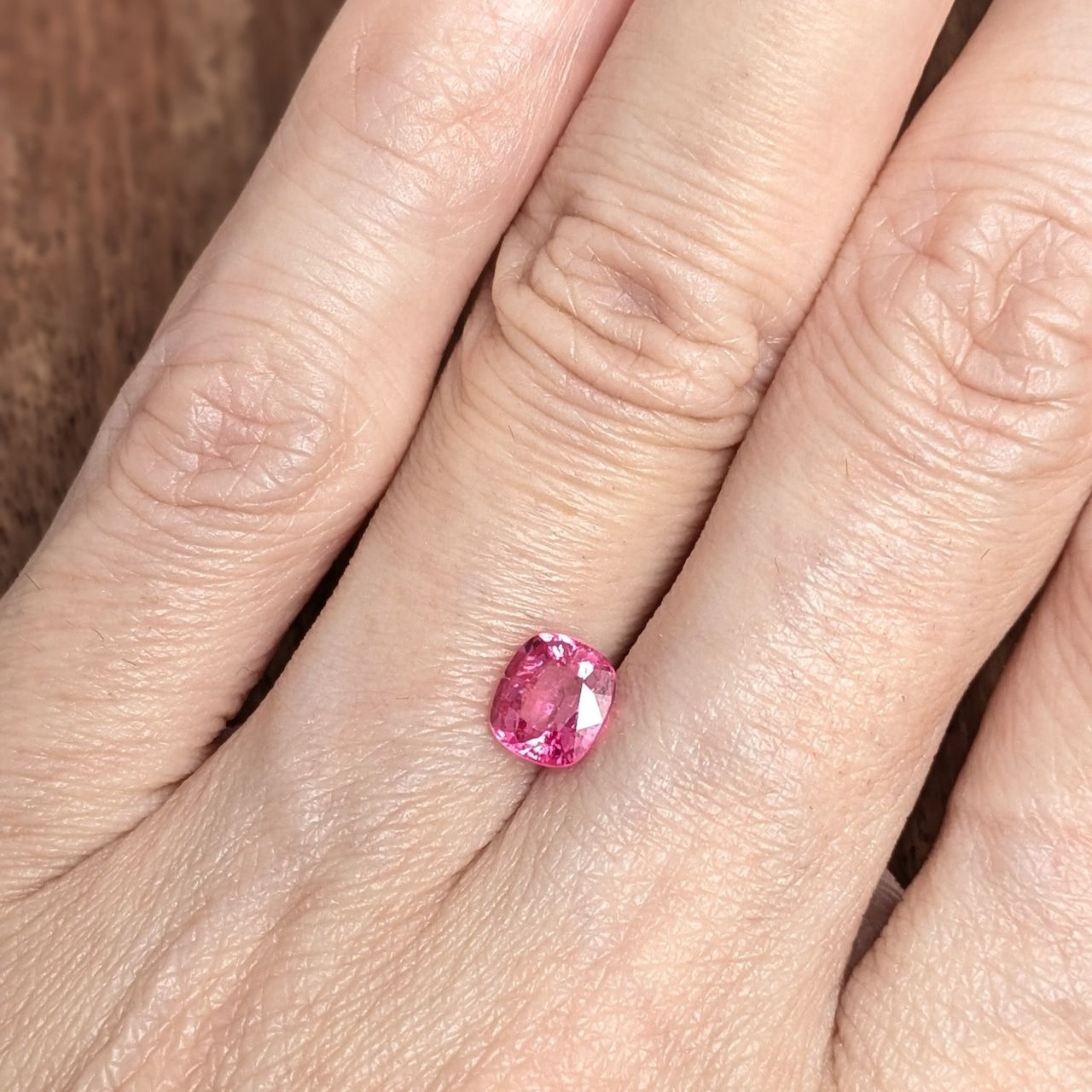 ピンクスピネル ミャンマー・モゴック産【0.81ct】PRO206509 - メルカリ