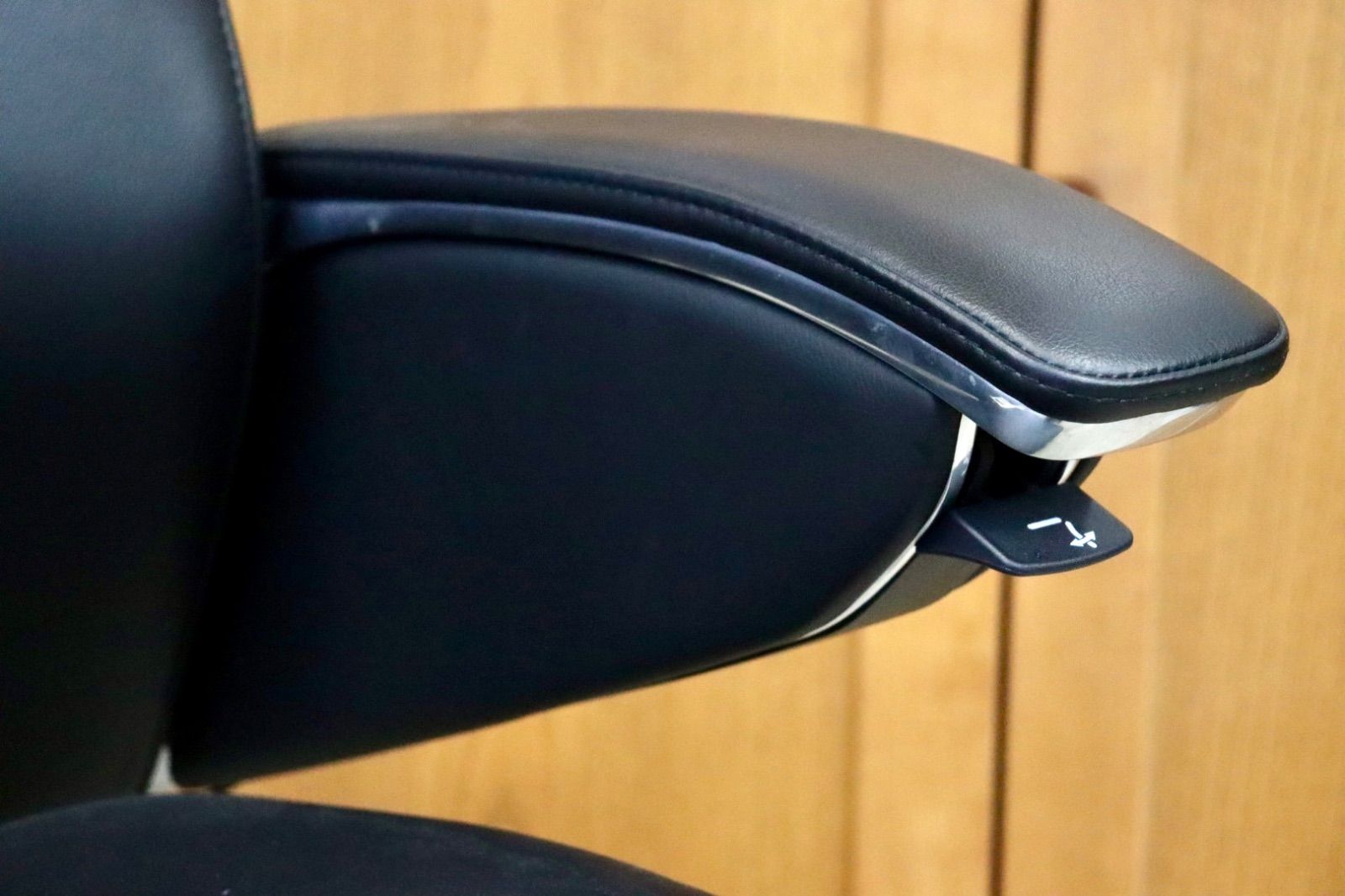  GMIK678A okamura オカムラ Legenda レジェンダ オフィスチェア エクストラハイバック 本革 役員室 オカムラ最 定価約70万 丸椅子 オフィスチェア ワークチェア 椅子 チェア