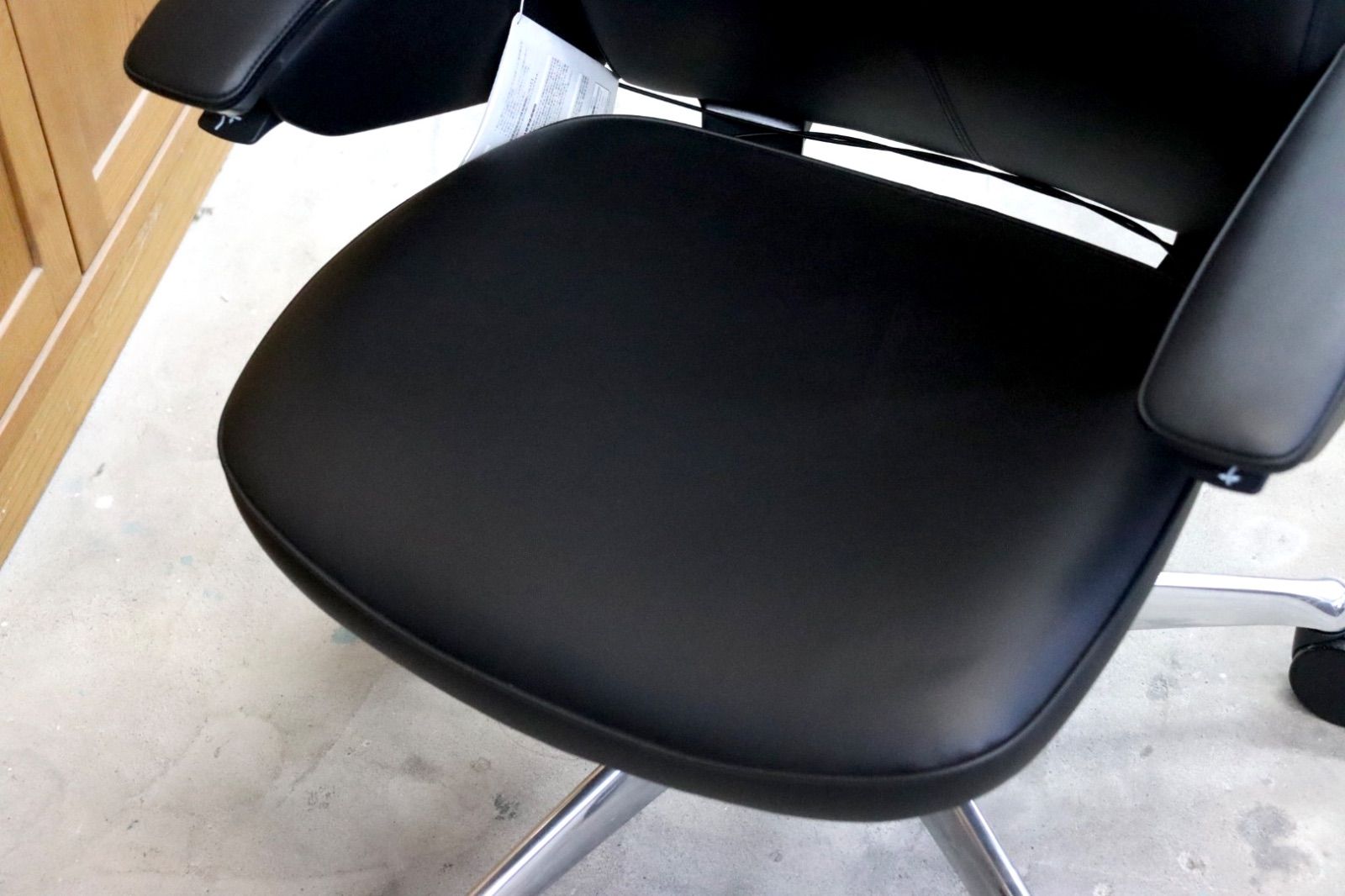 オカムラ最 定価約70万