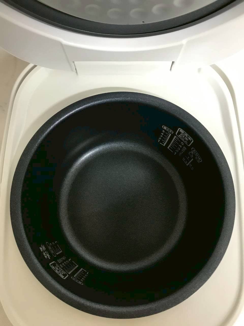 北見市発】アイリスオーヤマ IRISOHYAMA ジャー炊飯器 KS-RC21M10-W