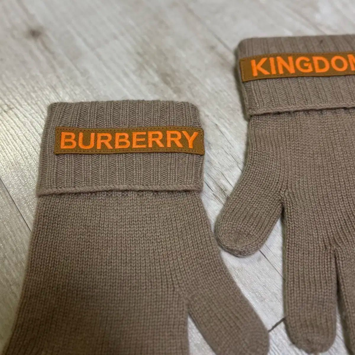 バーバリー カシミア 手袋 - メルカリ