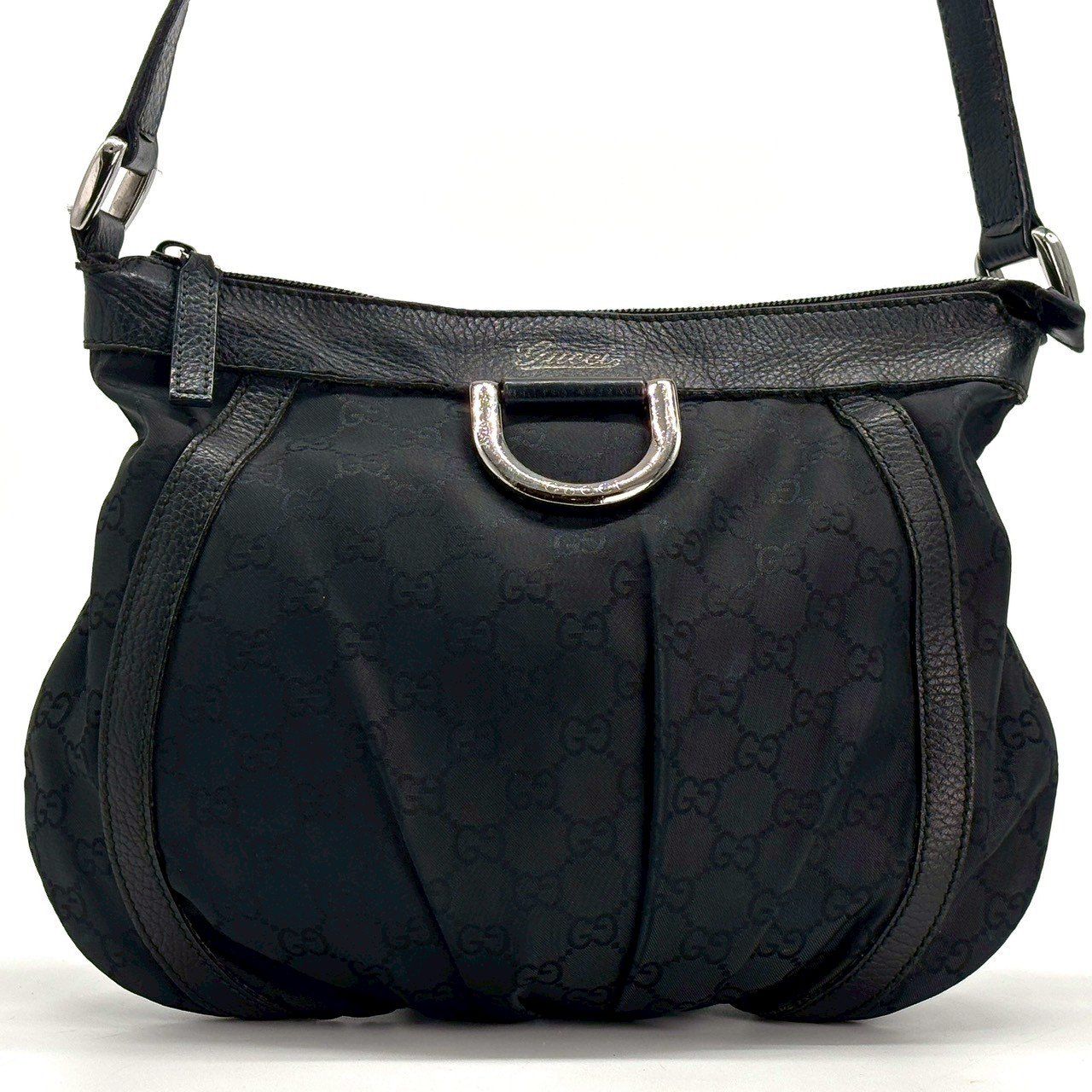 上品さを引き寄せる曲線美】 GUCCI グッチ ショルダーバッグ アビー GG