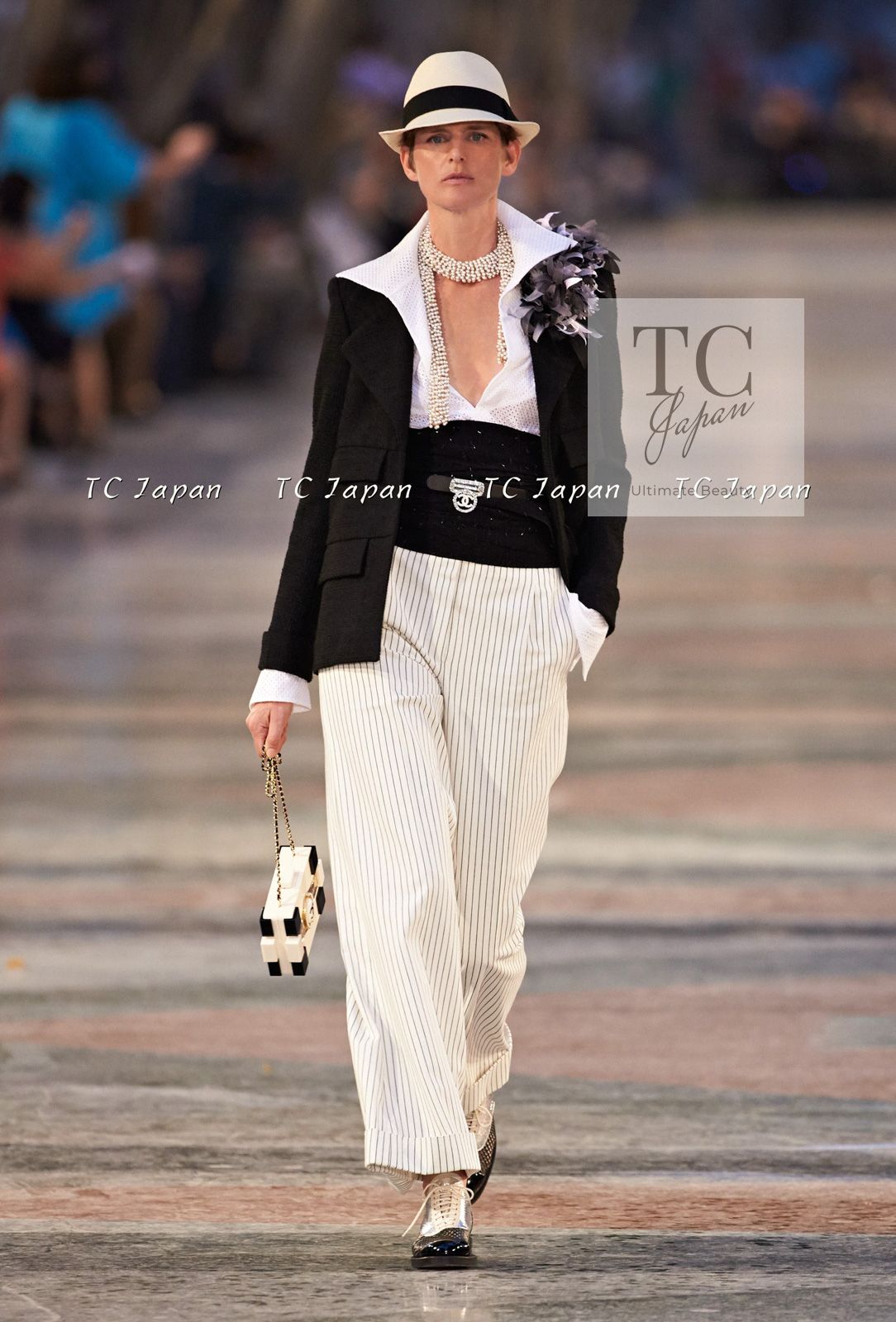 CHANEL カール・ラガーフェルド ツイードジャケット ランウェイモデル 40 CHANEL - シャネル ジャケット CHANEL ブラック グレー ピンク