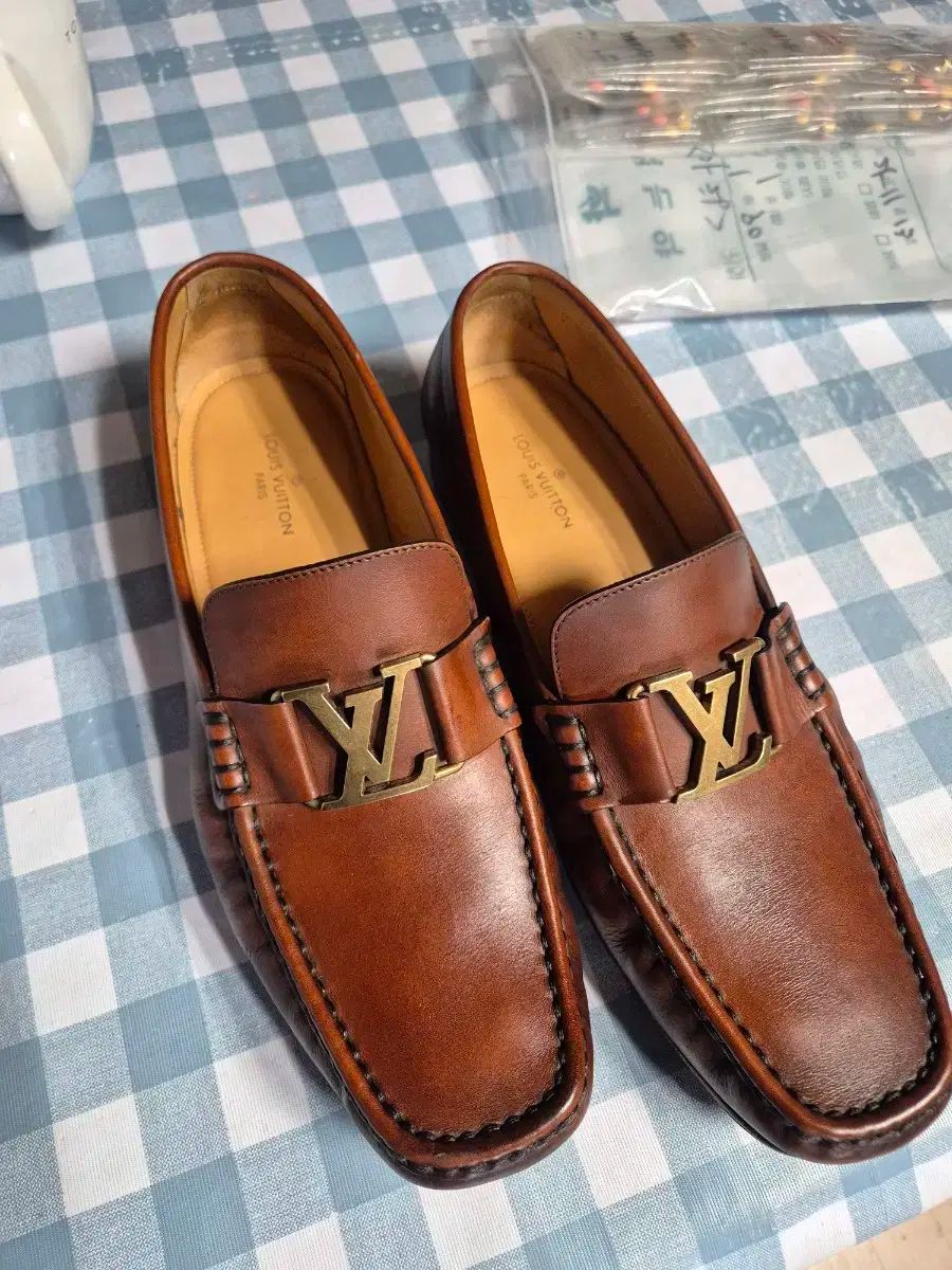 LOUIS VUITTON ブラウン ローファー 箱付き Louis Vuitton ブラウン ローファー メンズ 27.5cm - メルカリ