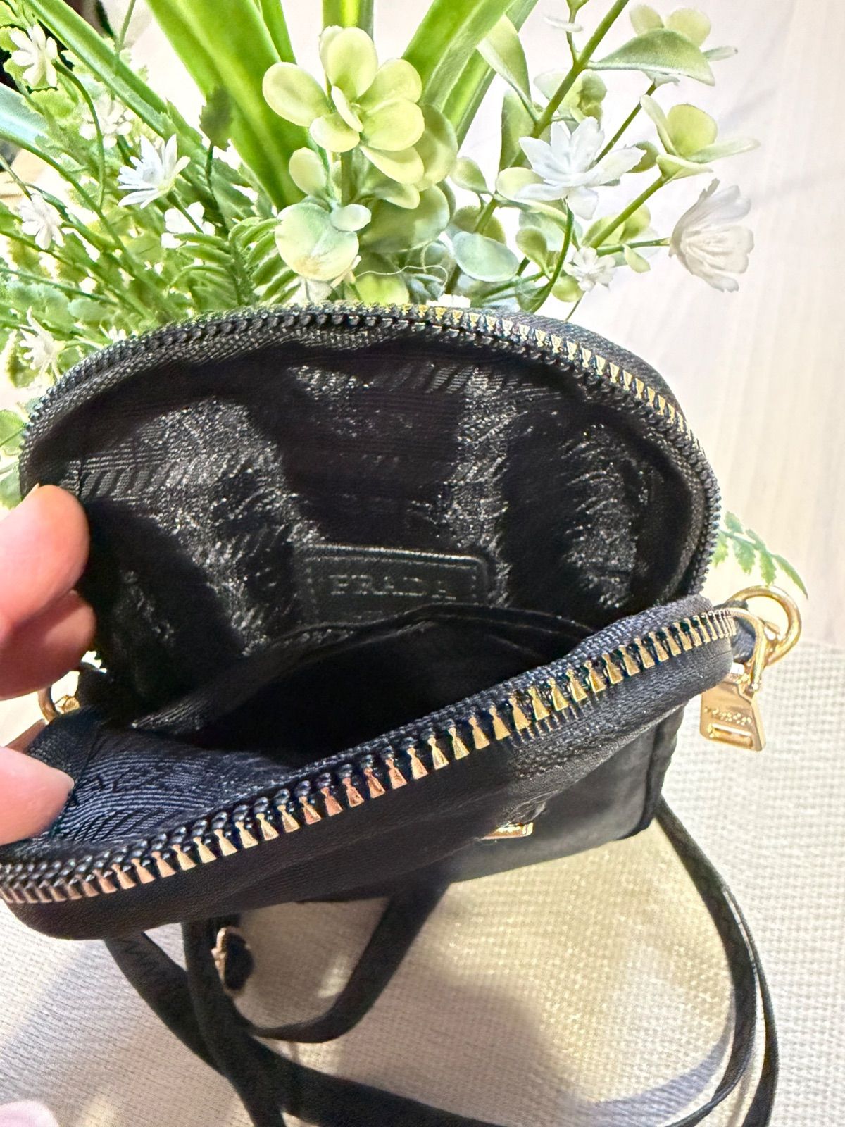 ラスト1点　PRADA ノベルティスマホショルダー PRADA スマホショルダーバッグ ナイロン ノベルティ ブラック 新品