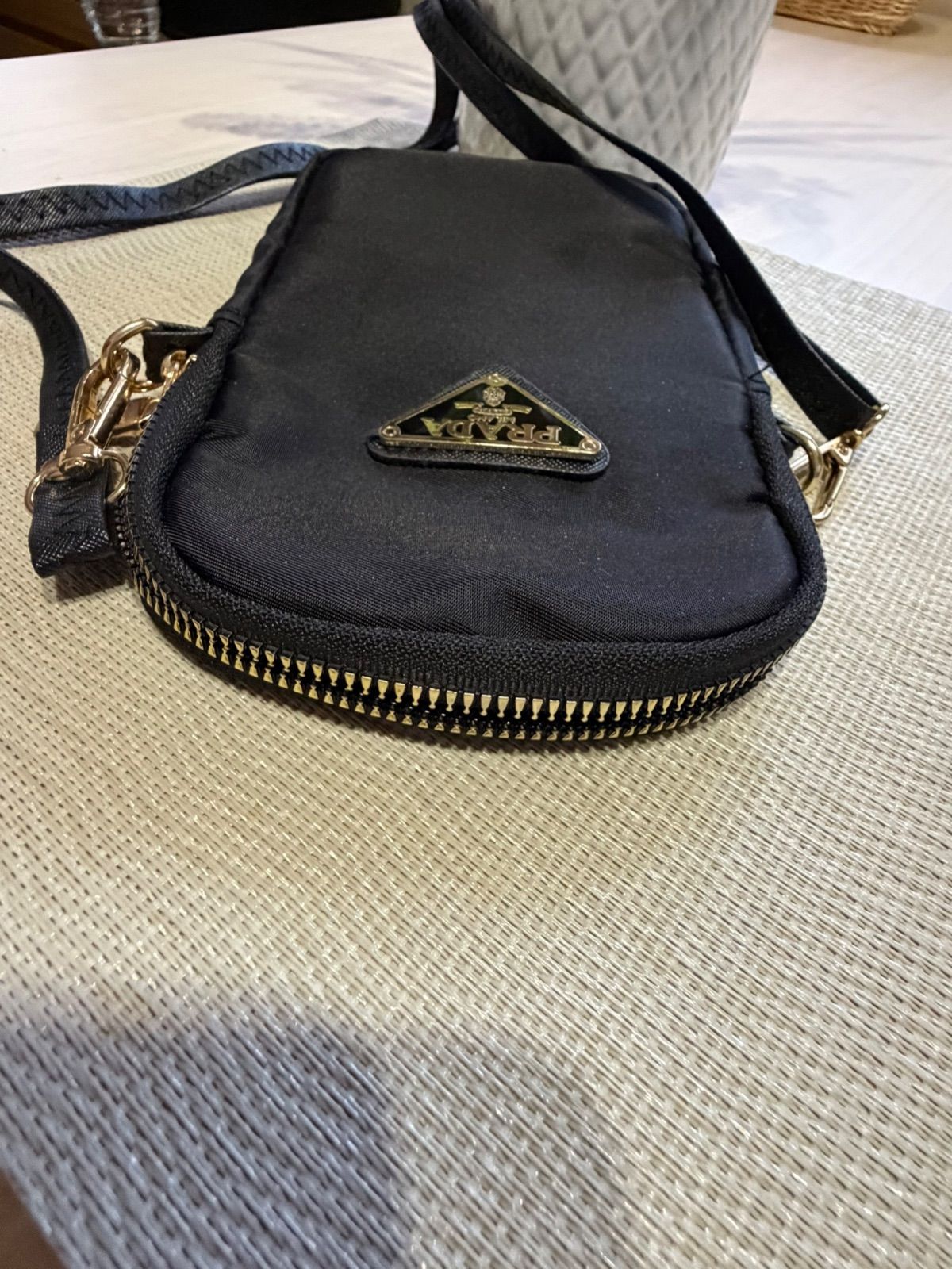 PRADA スマホショルダーバッグ ナイロン ノベルティ ブラック 新品