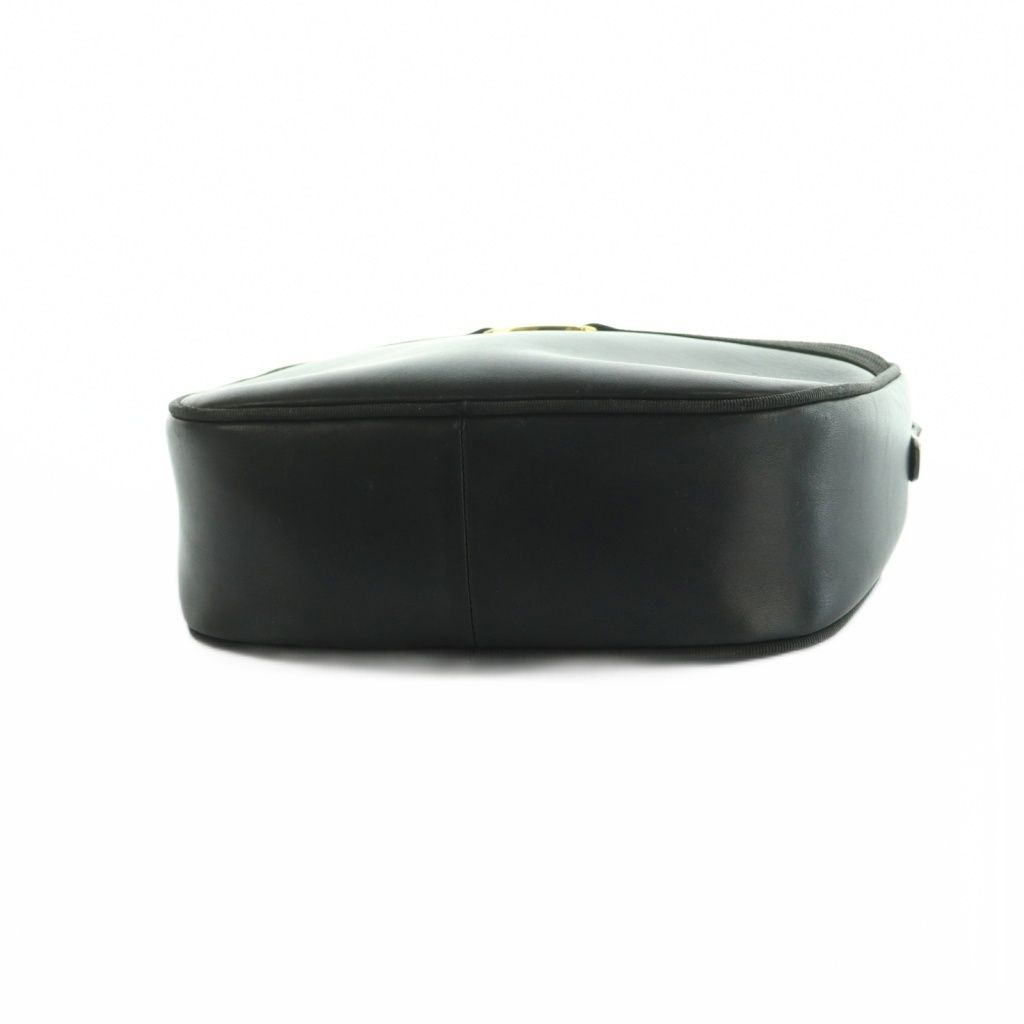 【美品】Salvatore Ferragamo ショルダーバッグ　ヴァラ　黒 サルヴァトーレフェラガモ ヴァラ 黒 レディース ショルダーバッグ 30