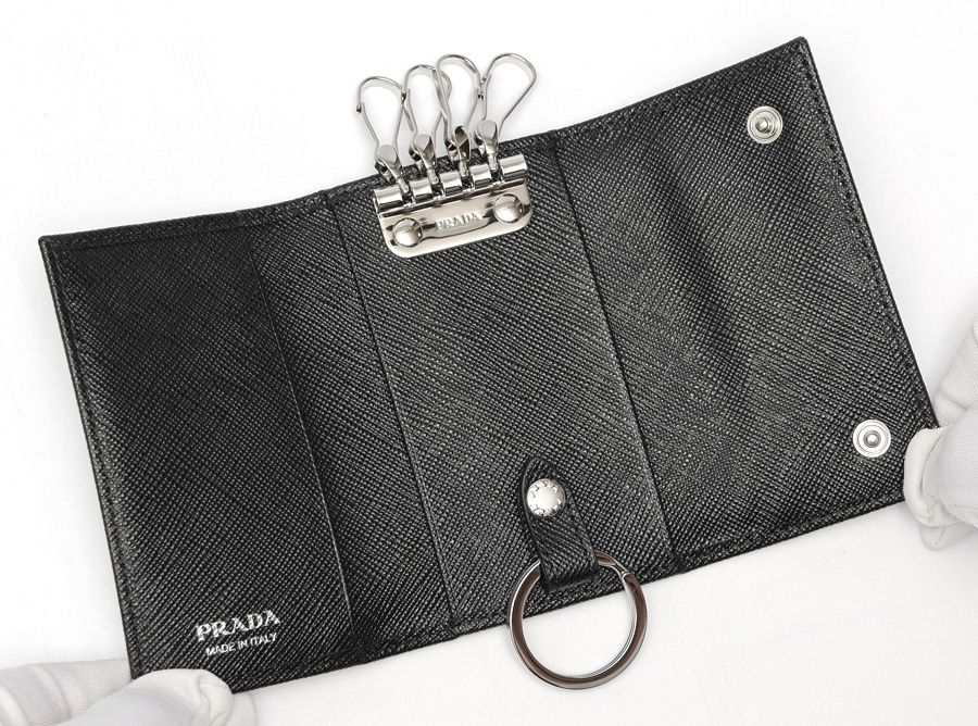 プラダ / PRADA サフィアーノ トライアングル キーケース 1PG004