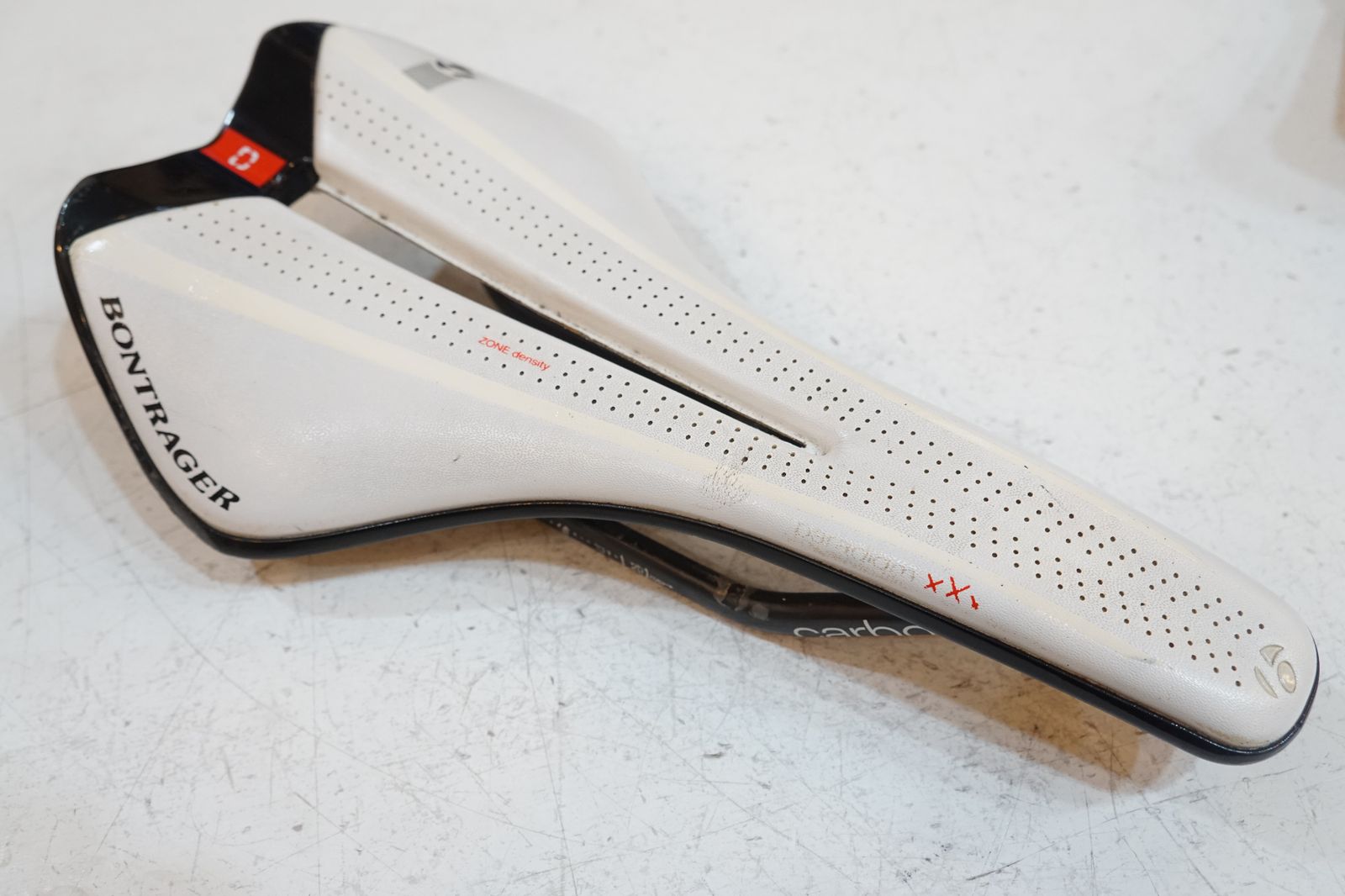 BONTRAGER ボントレガー xxxカーボンサドル 中古品 BONTRAGER 「ボントレガー」 PARADIGM XXX CARBON サドル / バイチャリ