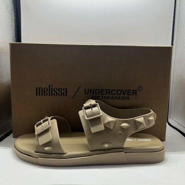 undercover×melissa スタッズ付きサンダル ベージュ アンダーカバー×メリッサ、厚底ローファーやピラミッドスタッズを施