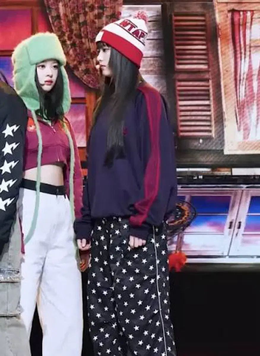 NewJeans ヘリン 着用) NEEDLES ニードルズ トラック クルーネック