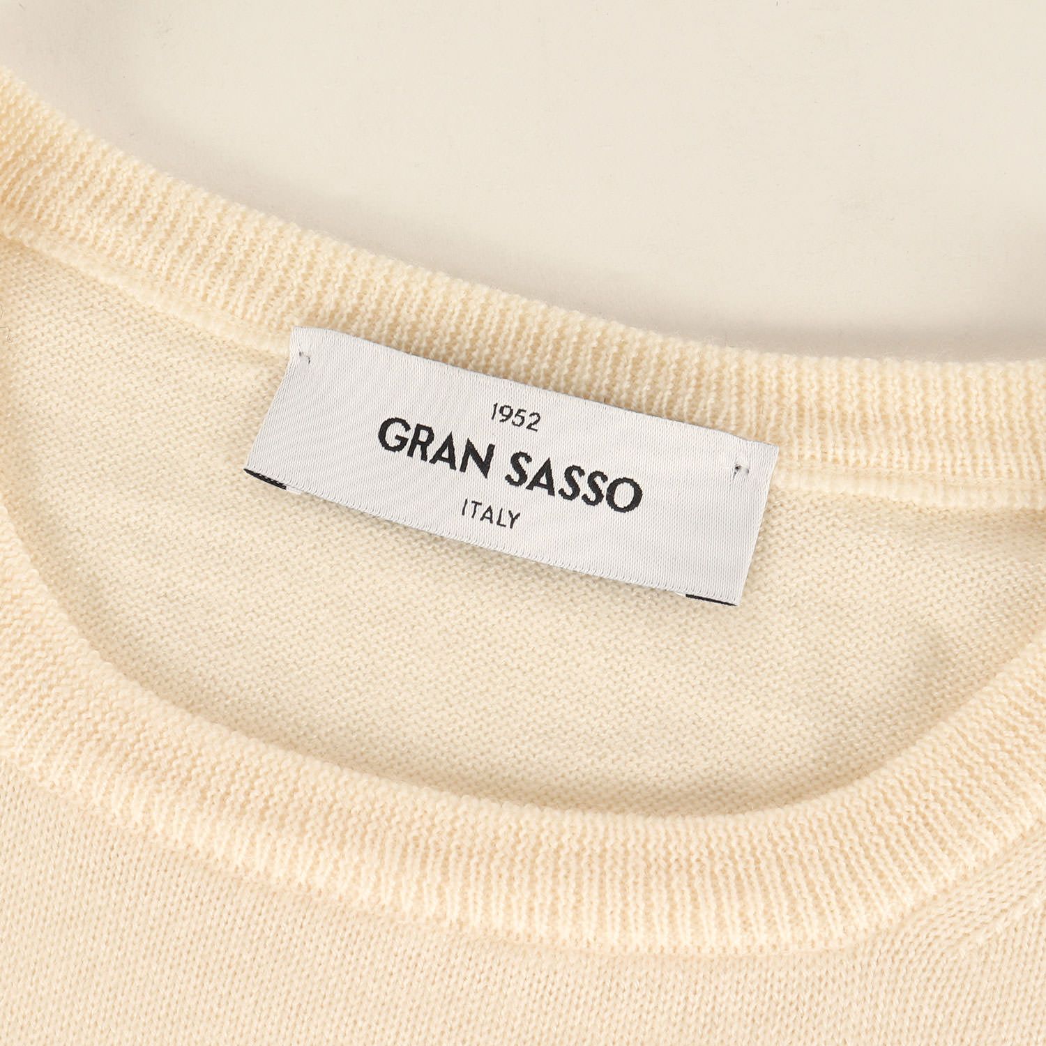 人気 【美品】GRAN SASSO グラン サッソ ニット オフホワイト 白