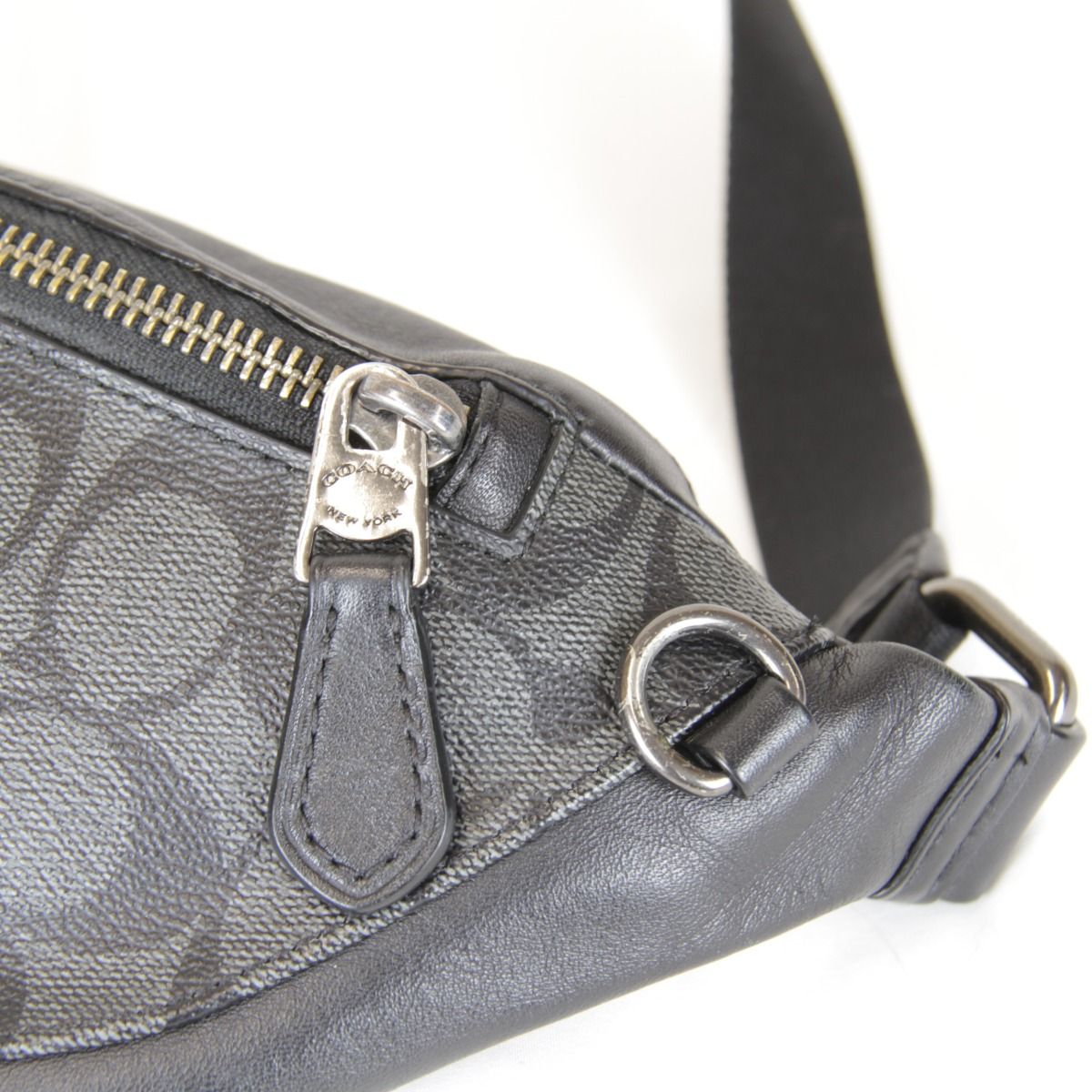 USED』COACH【コーチ】 J1957-F84711 シグネチャー ボディバッグ
