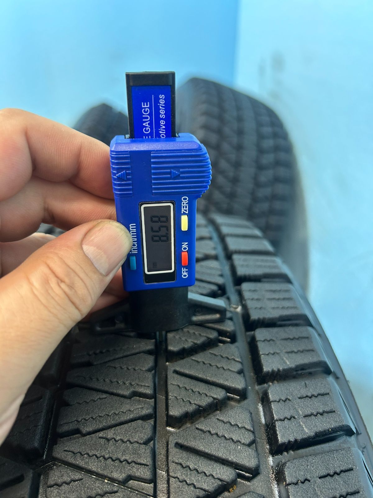  225 65 R 17 DM V 3 スタッドレス ブリヂストン BLIZZAK 17インチ ４本セット No 27 17インチ スタッドレス