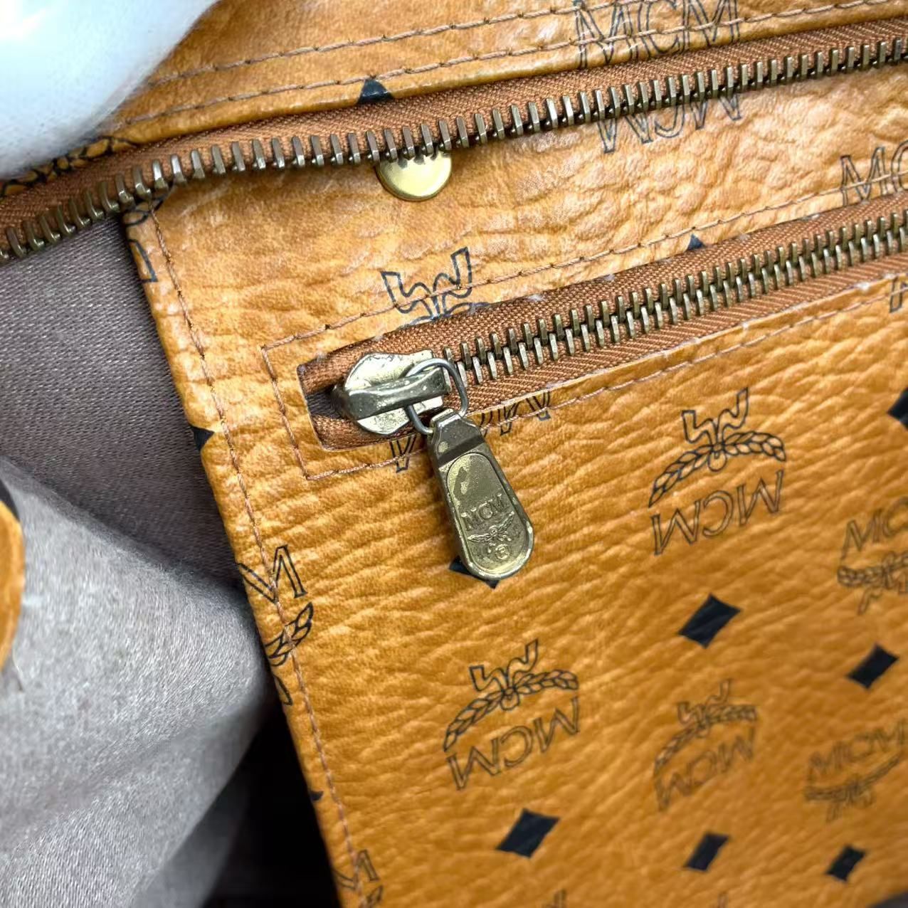 MCM ヴィセトス柄 PVC ブラウン ショルダーバッグ ゴールド - メルカリ