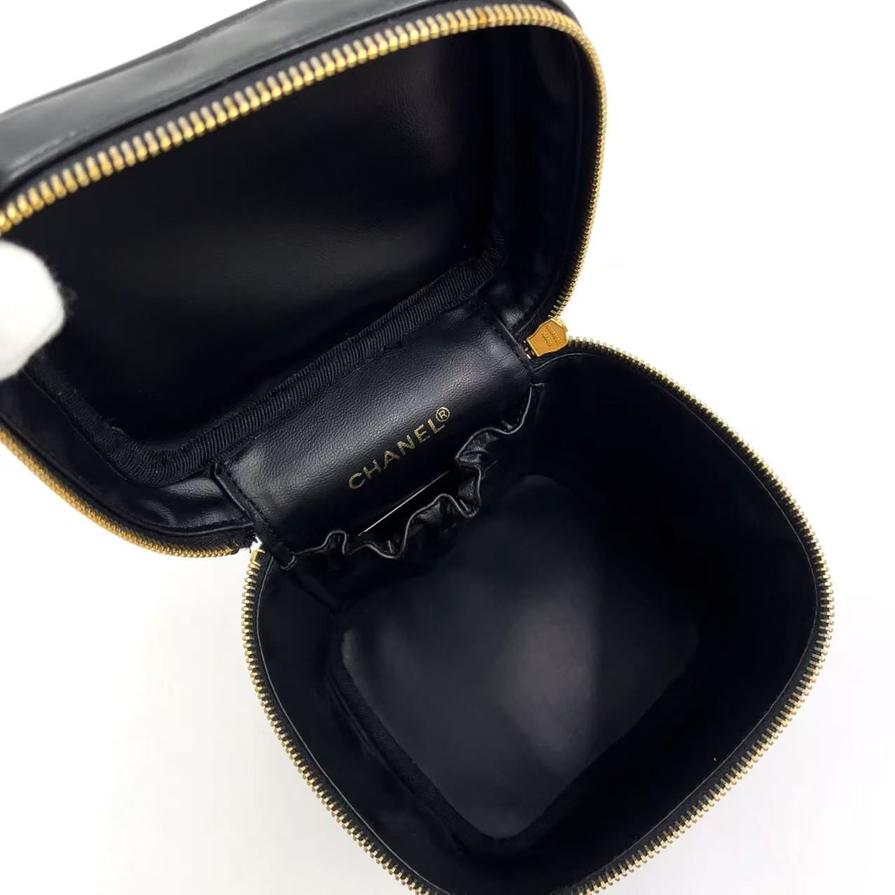 CHANEL ビコローレ ココマーク バニティ シリアル番号4番台 ラムスキン