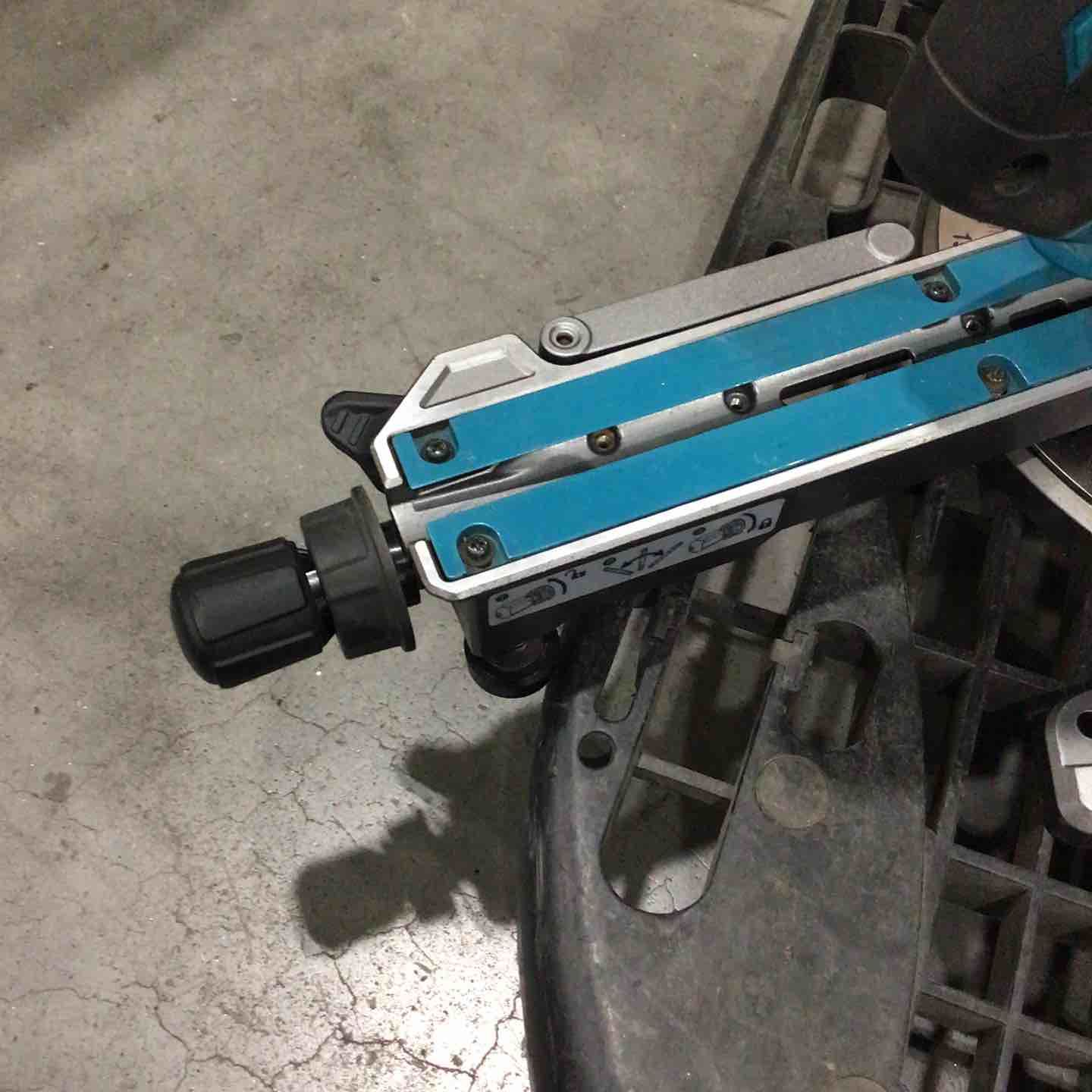  品 マキタ makita コードレススライドマルノコ LS 008 GZ マルノコ 切断工具 切断機