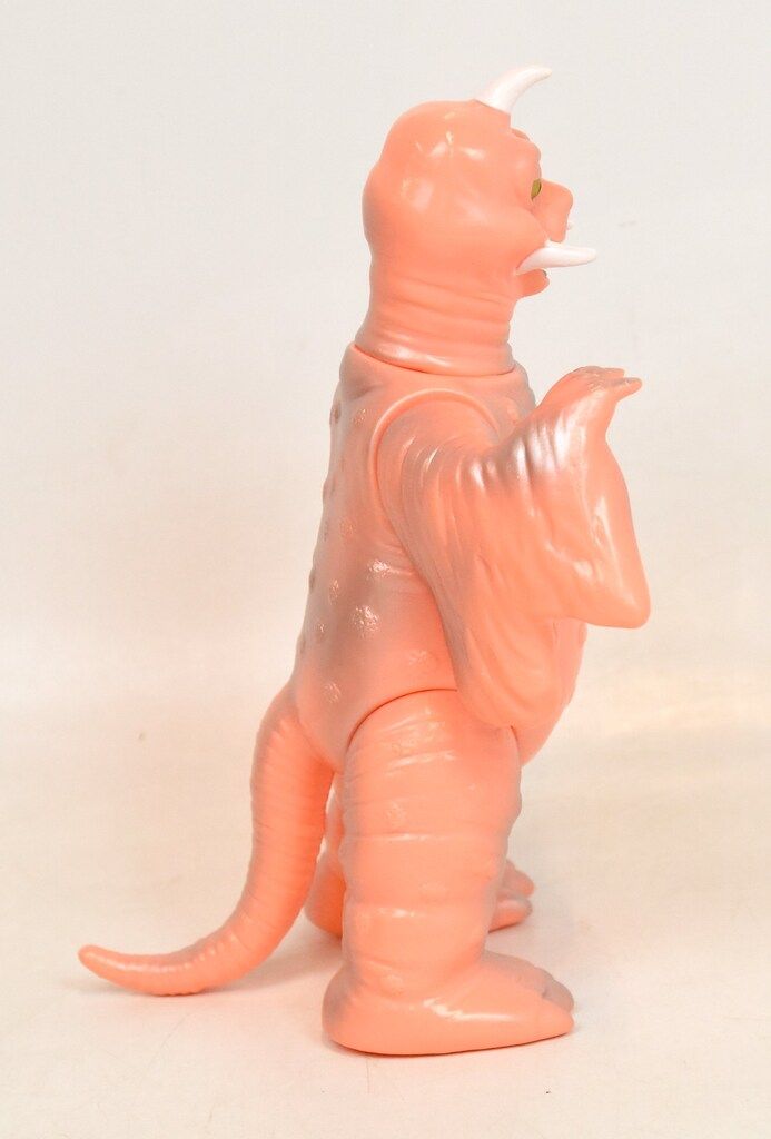 B-CLUB 復刻版怪獣シリーズ ブルマァク ペギラ ピンク成型 - メルカリ