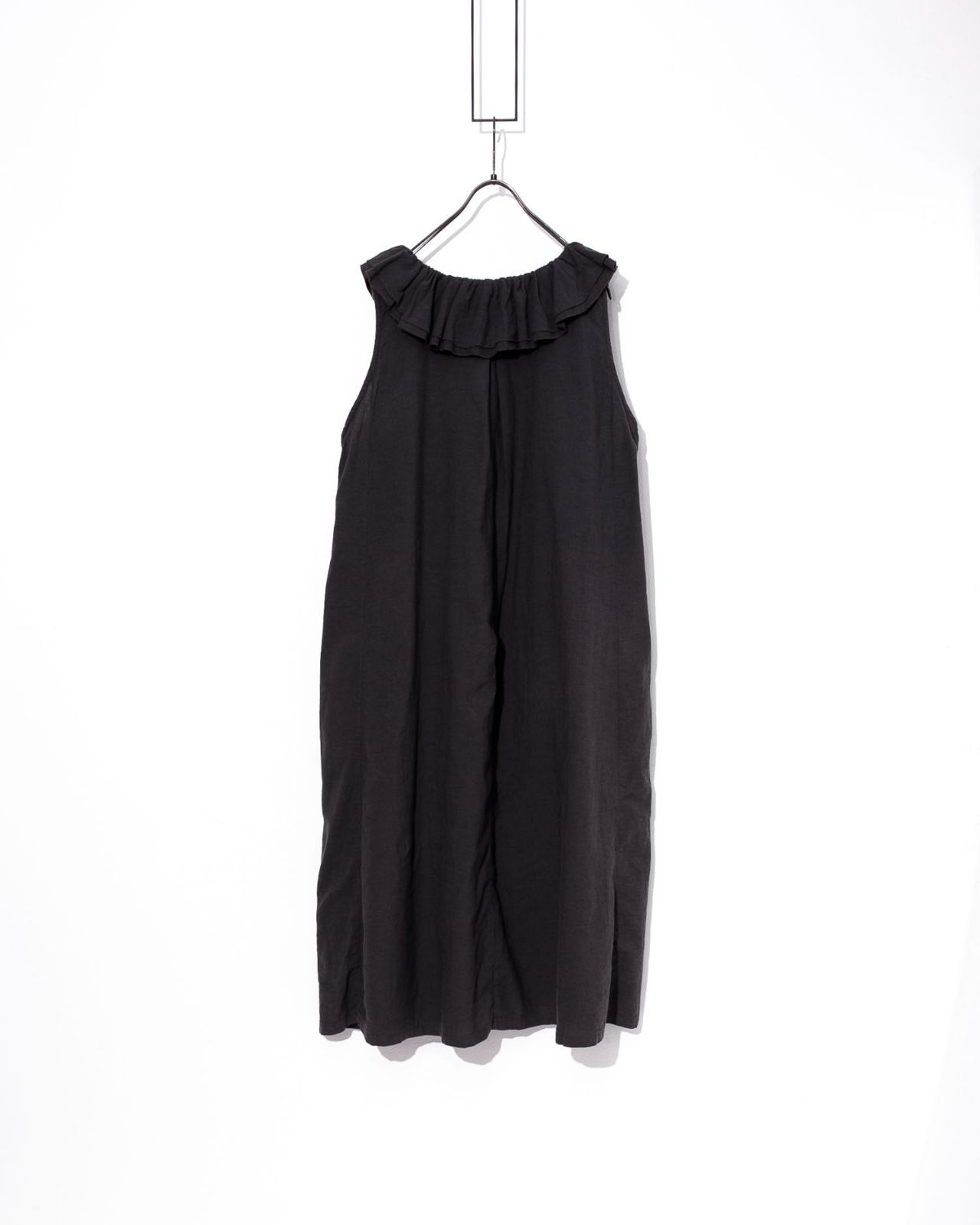 nest Robe UpcycleLino 天然染めラッフルネックドレス nest Robe ネストローブ 天然染めラッフルネックドレス - メルカリ