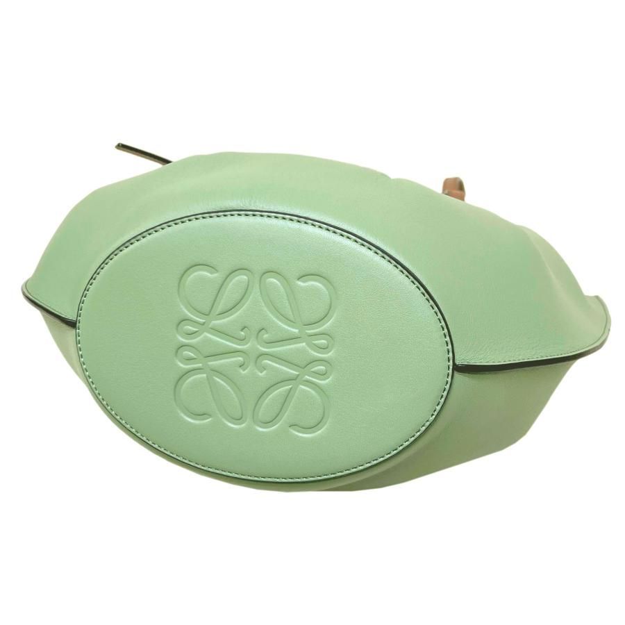 LOEWE ロエベ　シェルバッグ ロエベから“貝殻シルエット”の「シェル トートバッグ」が登場