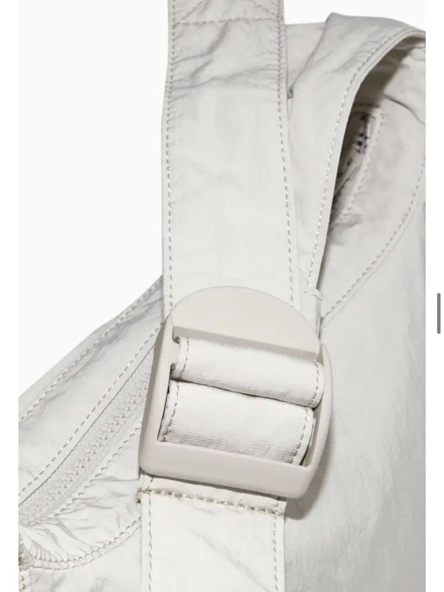  COS クロスボディーバッグ ナイロン サドルバッグ メッセンジャーバッグ ショルダーバッグ