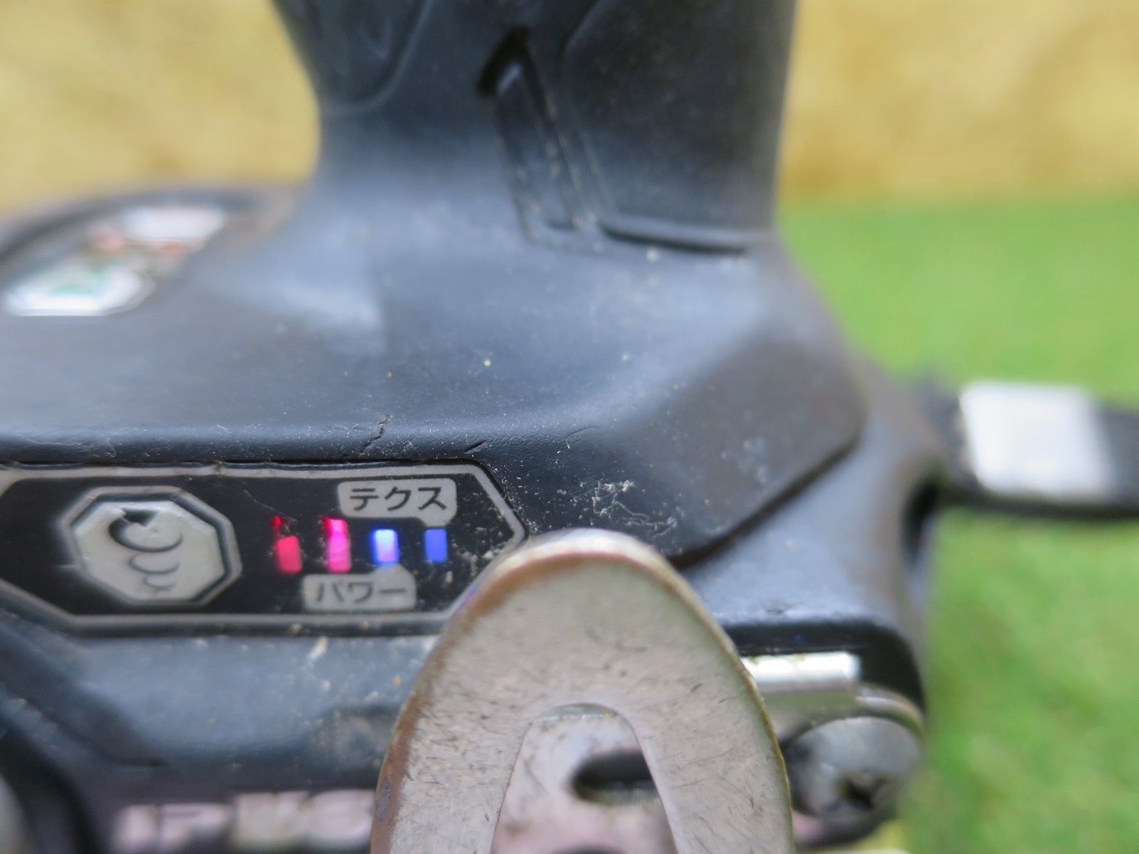 V コードレスインパクトドライバー