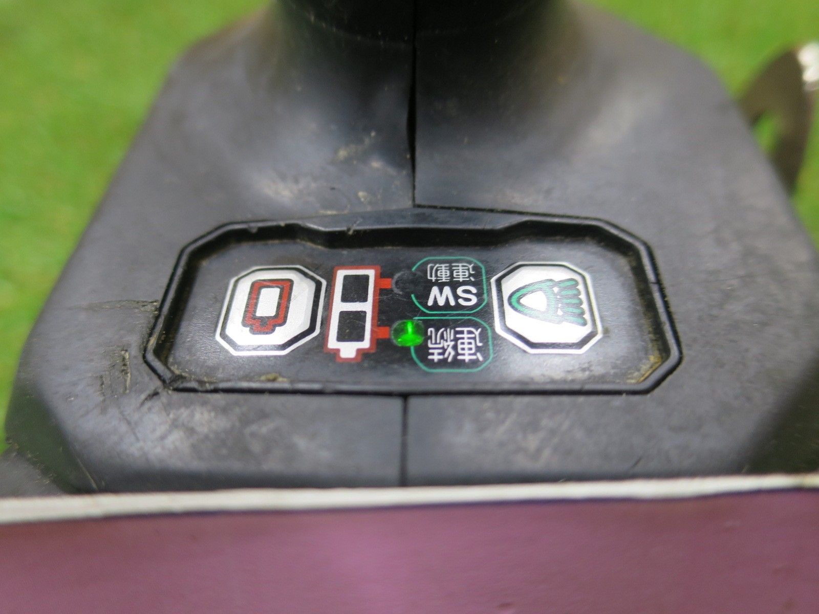 V コードレスインパクトドライバー