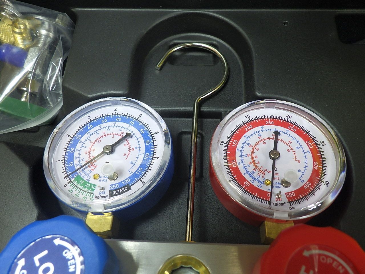 ほぼ未使用 真空ポンプ A68N05 マニホールドゲージ AT008 セット 通電