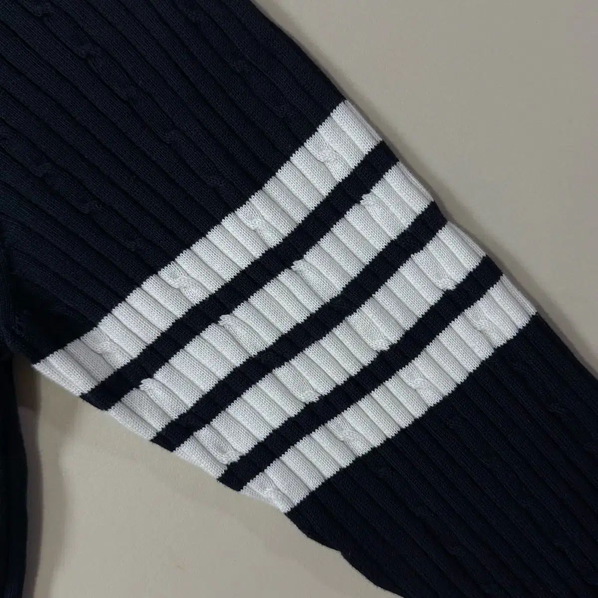 3/当日出荷 トム・ブラウン ケーブルニット - メルカリ