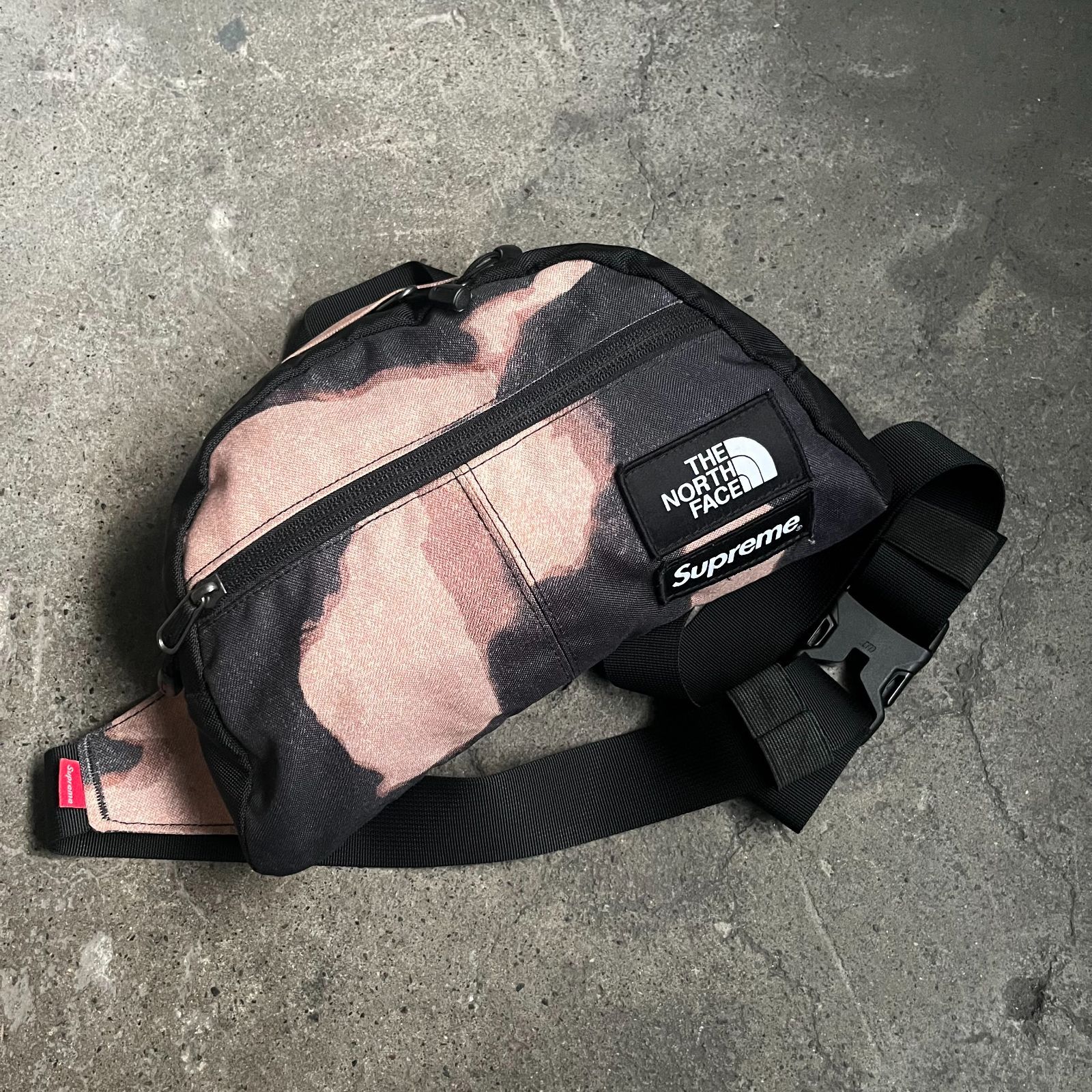 Supreme × THE NORTH FACE 21aw Bleached Denim Print Roo Ⅱ Black