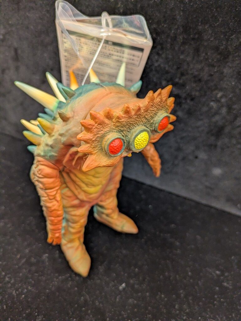 ウルトラマン　大怪獣シリーズ5000 電波怪獣　　ビーコン 夕焼けVer Amazon.co.jp: ウルトラ大怪獣シリーズ5000 SP ビーコン 夕焼けカラー