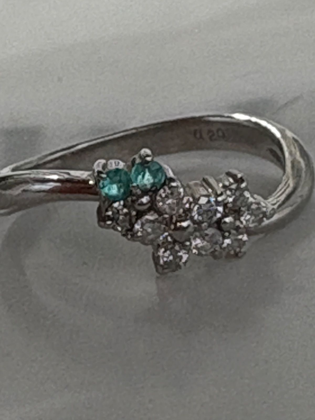 プラチナ✨希少石パライバトルマリン✨ダイヤ0.2ctフラワーリング✨ネオンブルー プラチナ✨希少石パライバトルマリン✨ダイヤ0.2ctフラワーリング