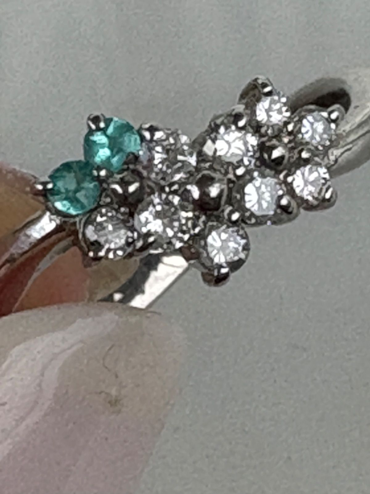 プラチナ✨希少石パライバトルマリン✨ダイヤ0.2ctフラワーリング✨ネオンブルー プラチナ✨希少石パライバトルマリン✨ダイヤ0.2ctフラワーリング