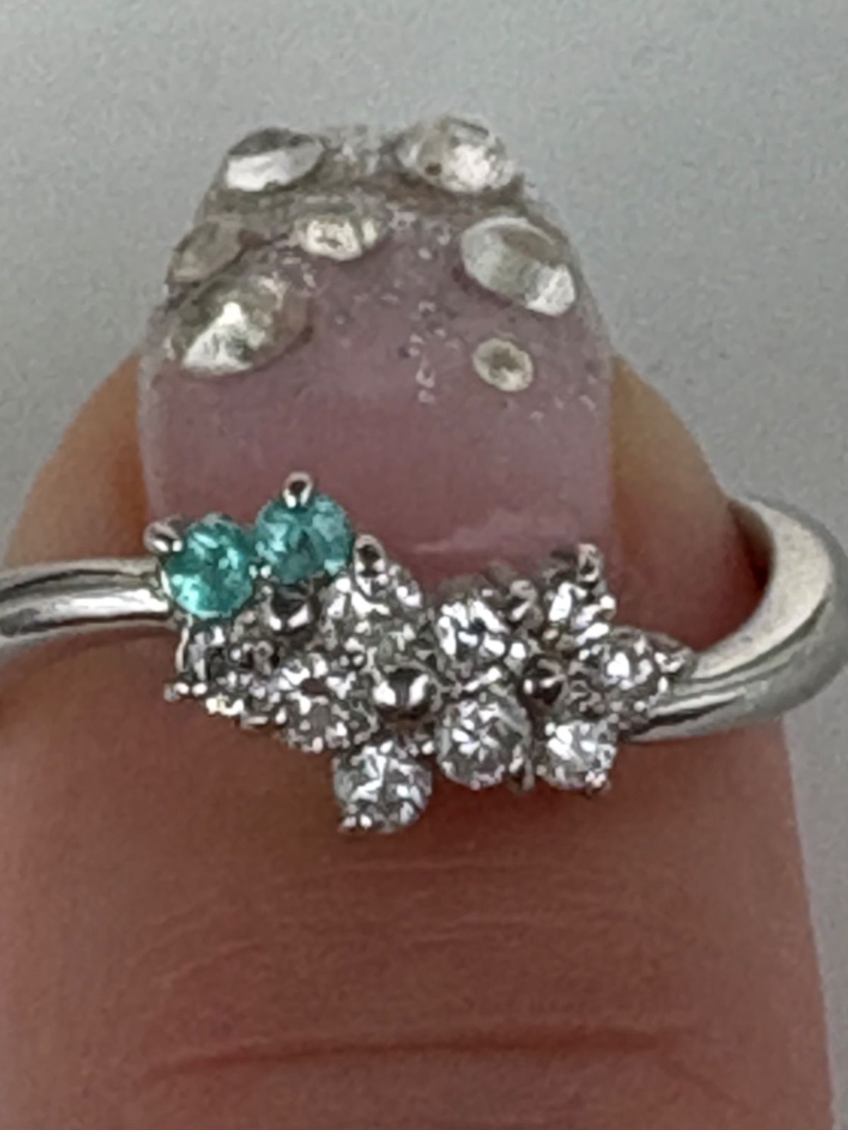 プラチナ✨希少石パライバトルマリン✨ダイヤ0.2ctフラワーリング✨ネオンブルー プラチナ✨希少石パライバトルマリン✨ダイヤ0.2ctフラワーリング