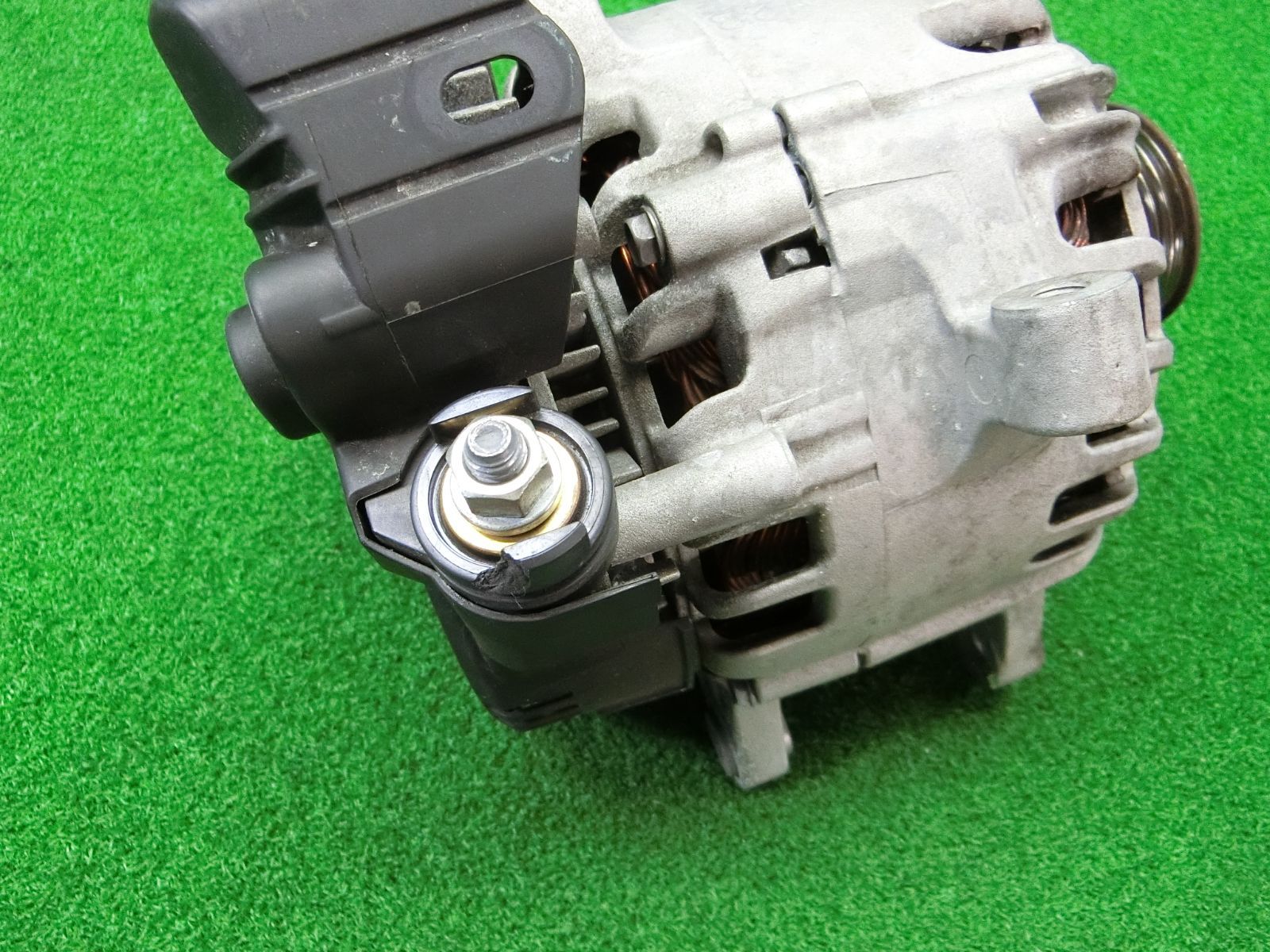 12082] 送料無料 オルタネーター ダイナモ SHINE 2614727AZ 日産