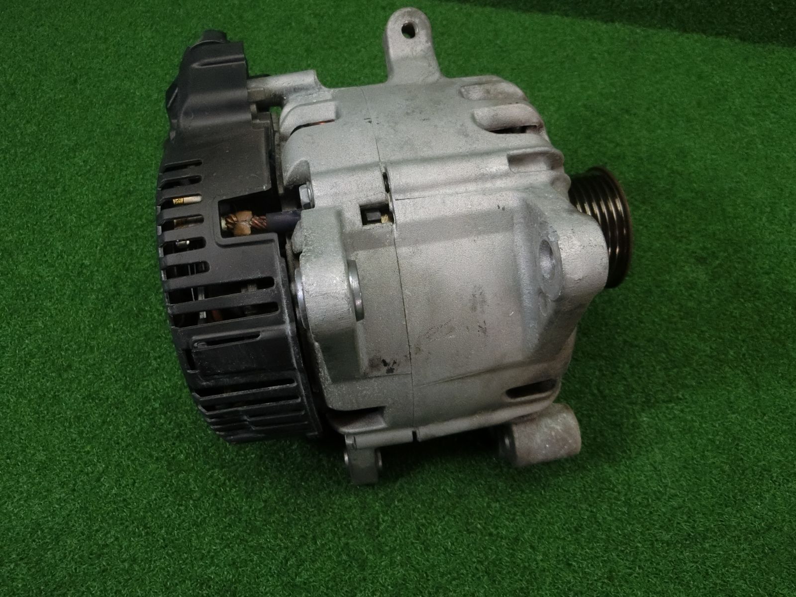 12082] 送料無料 オルタネーター ダイナモ SHINE 2614727AZ 日産