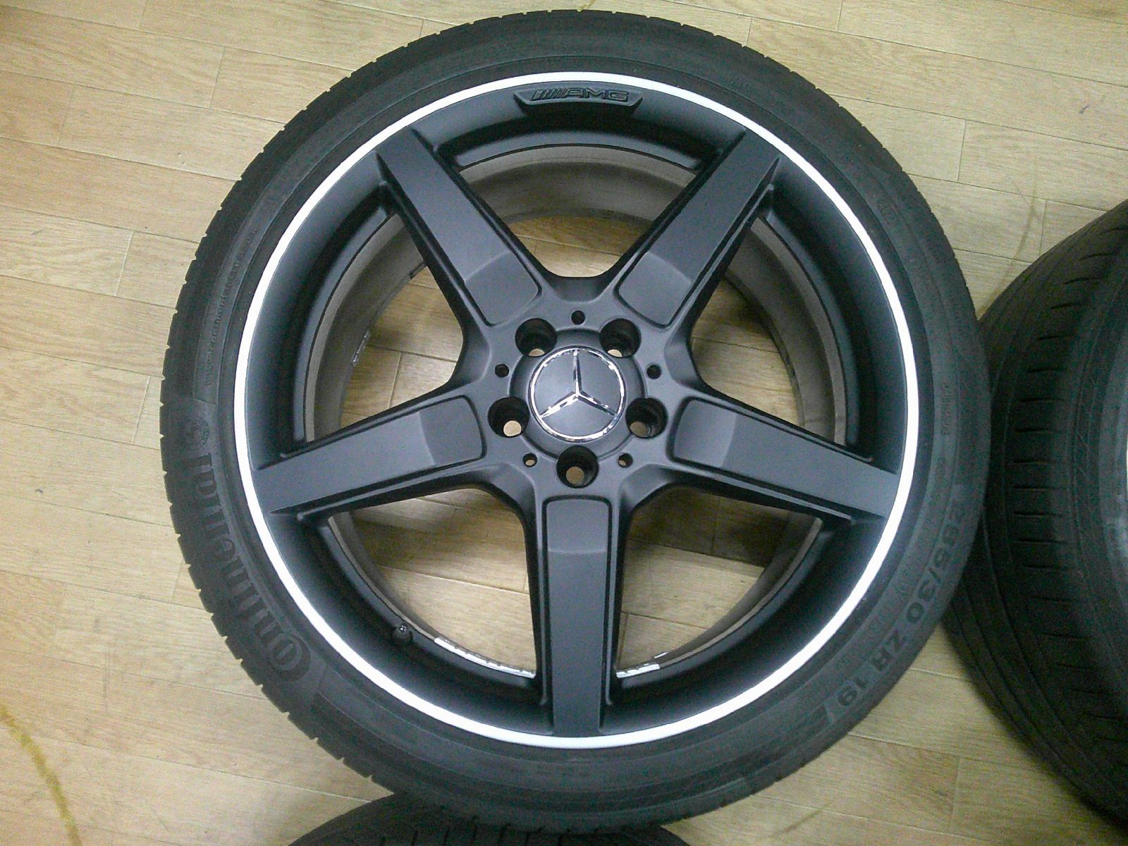ベンツ W 218 CLS AMG マッドブラック 19 8 5 J 34 9 48 コンチネンタル 255 35 ZR 285 30 4本 スタッドレス 等に