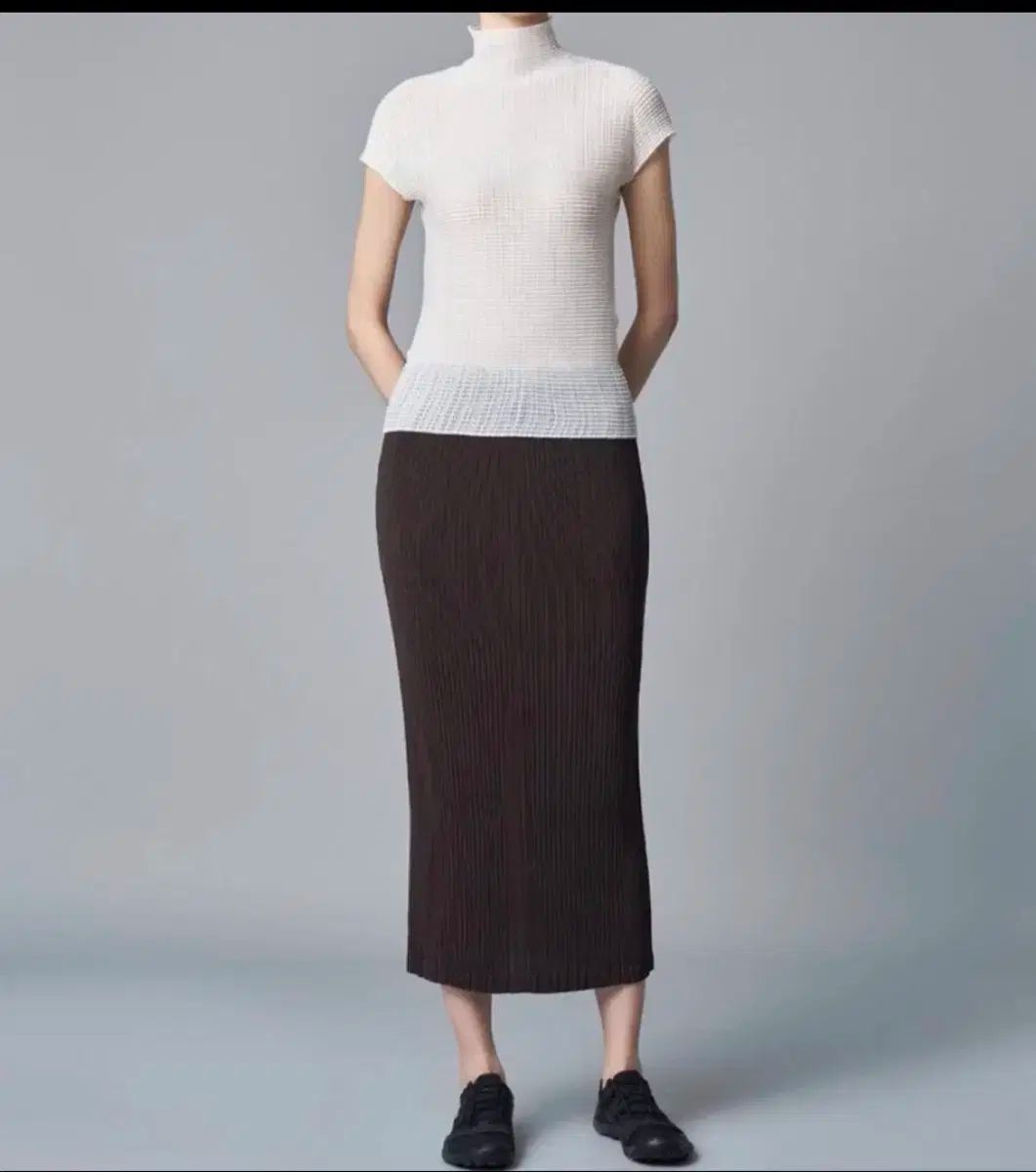 値下げ❣️【新品】イッセミヤケ　スカート　2 ISSEY MIYAKE me イッセイミヤケ ミー プリーツ 変形 リバーシブル