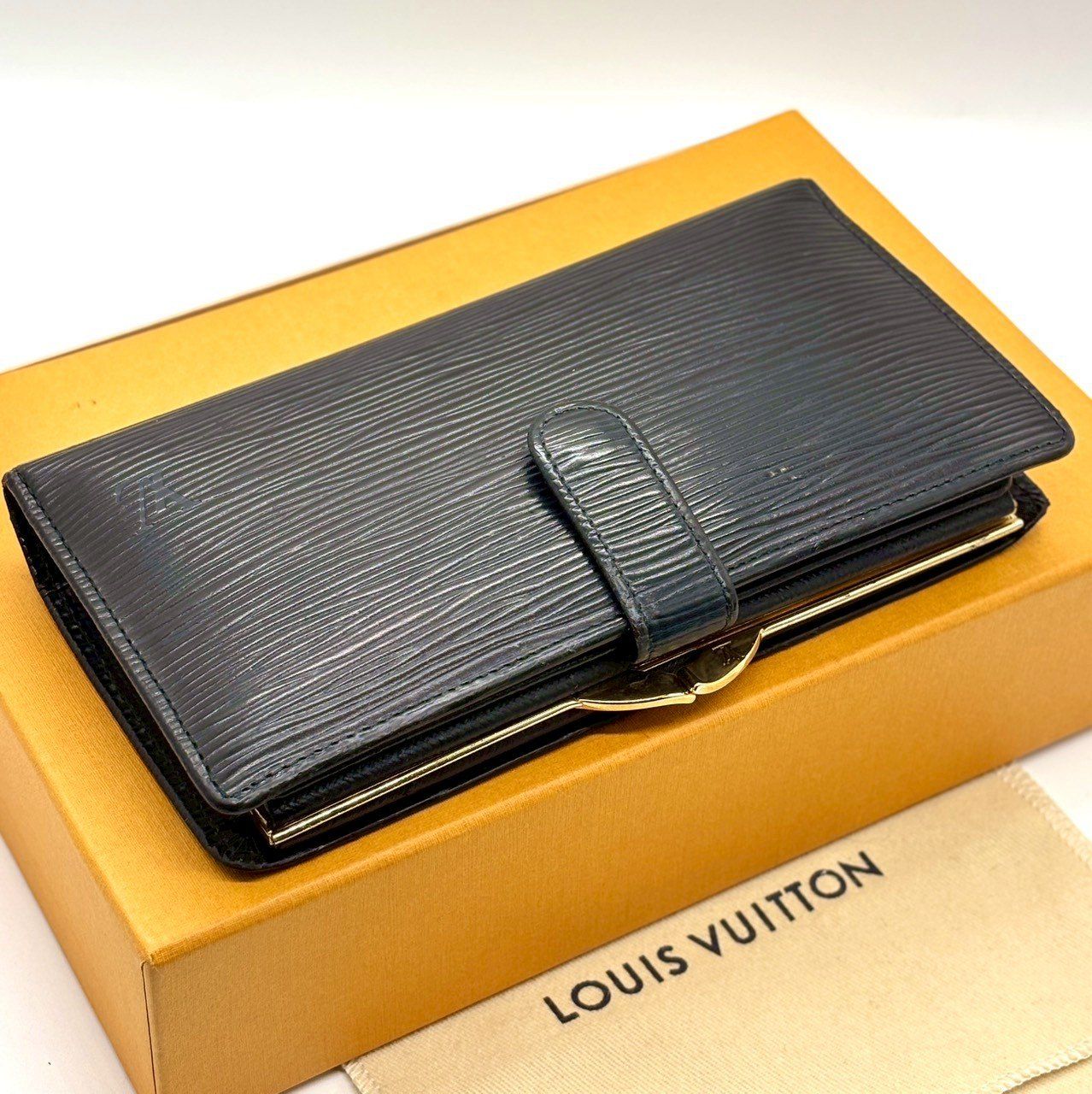 静かに輝く上質】 ルイヴィトン LOUIS VUITTON エピ がま口長財布