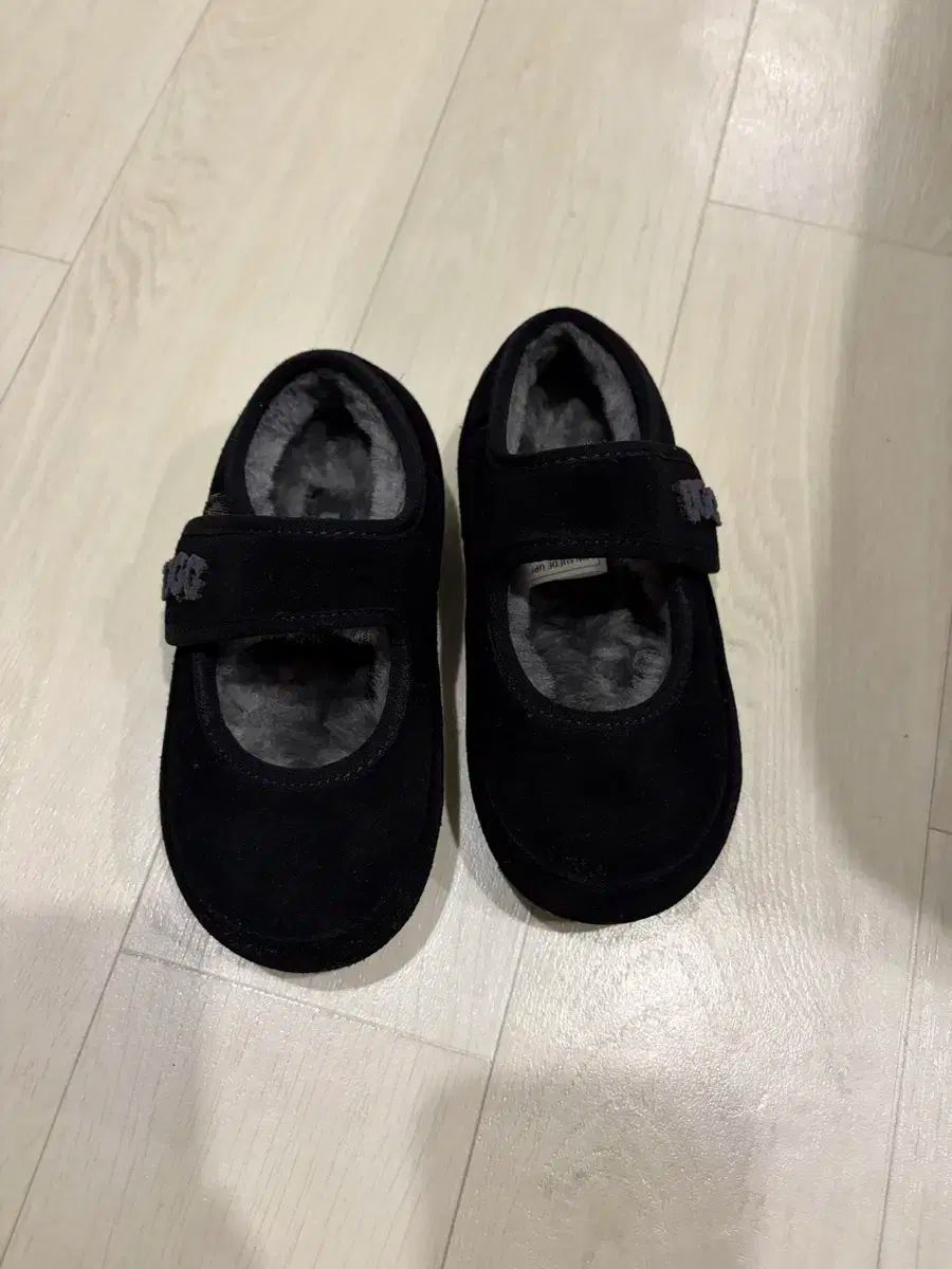 アグ メリージェーン 7 8 160 ブラック