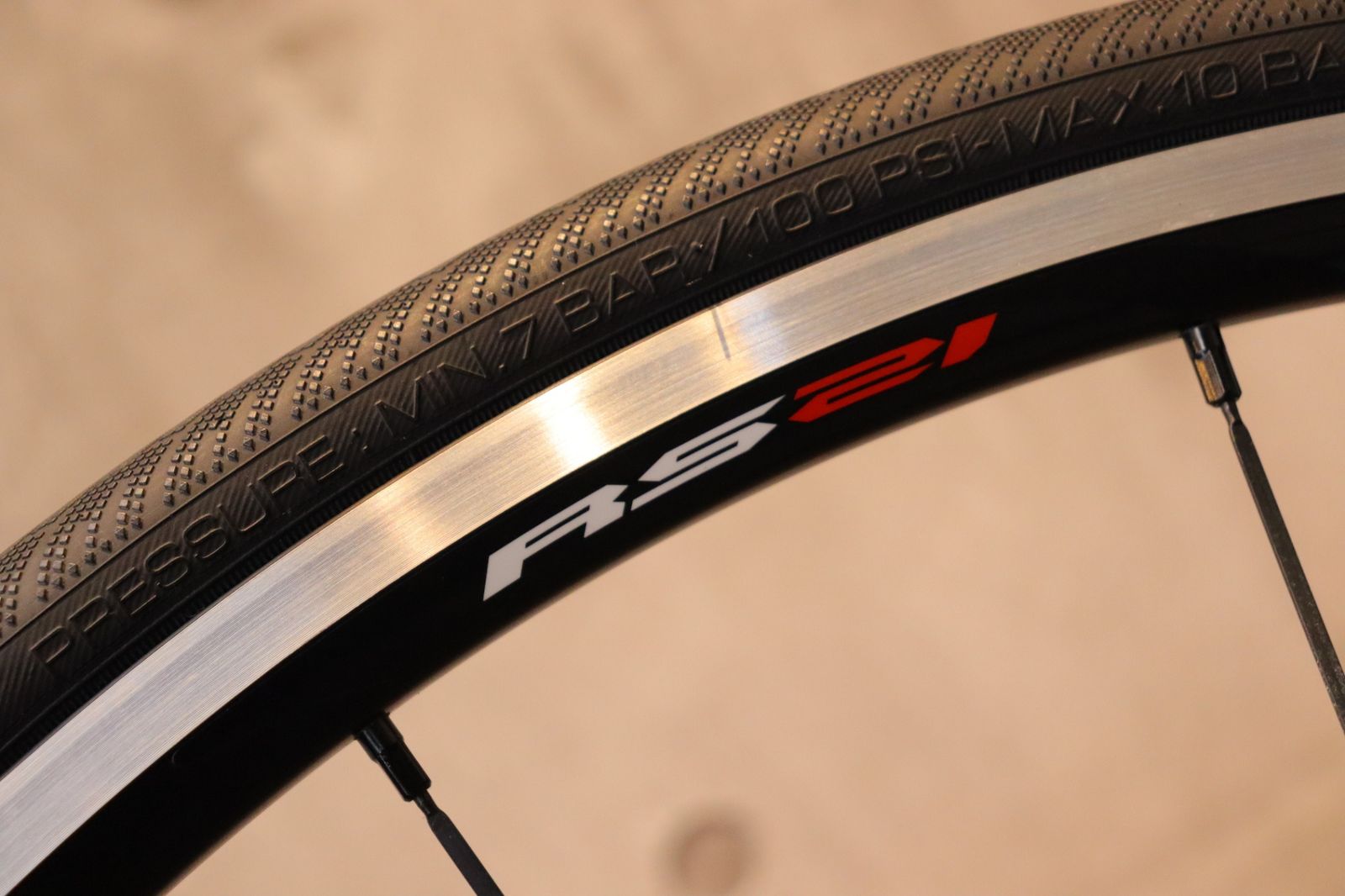 シマノ SHIMANO WH-RS21 アルミ クリンチャー ホイールセット シマノ