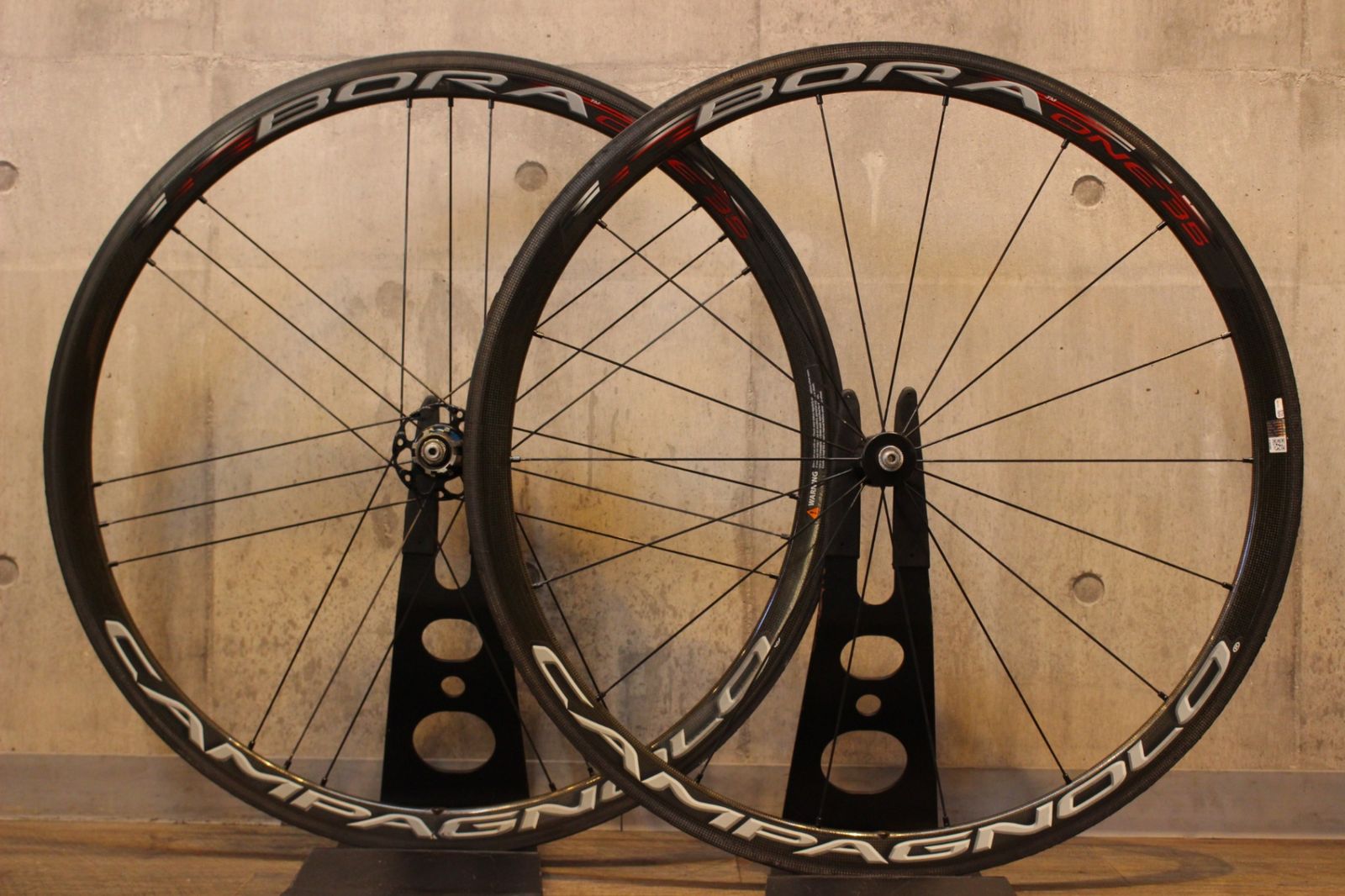 BORAH ONE 35 完組ホイール カンパ11Sスプロケ+ Tuタイヤ付き BORAH ONE 35 完組ホイール カンパ11Sスプロケ+ Tuタイヤ付き BORA ONE