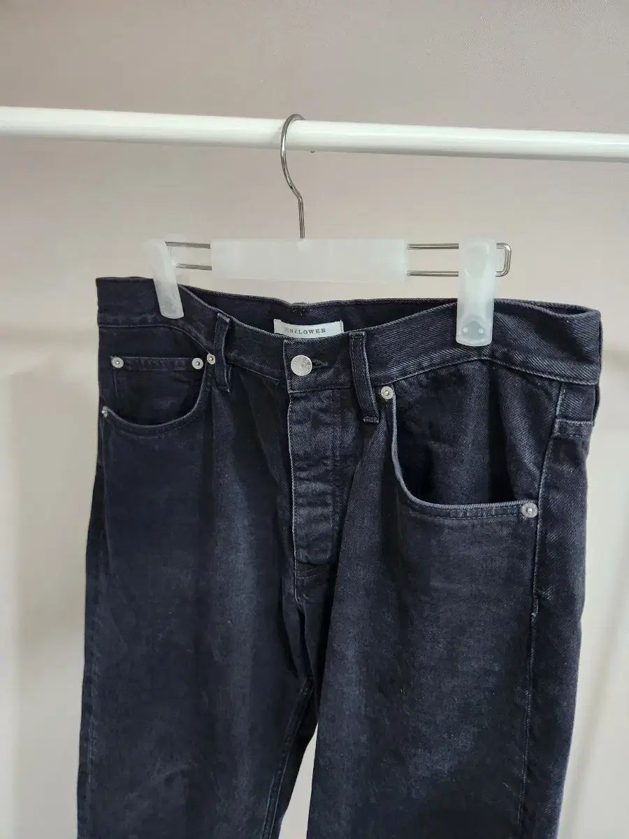 サンフラワー(sunflower) ブラックデニム ルーズフィット デニムパンツ